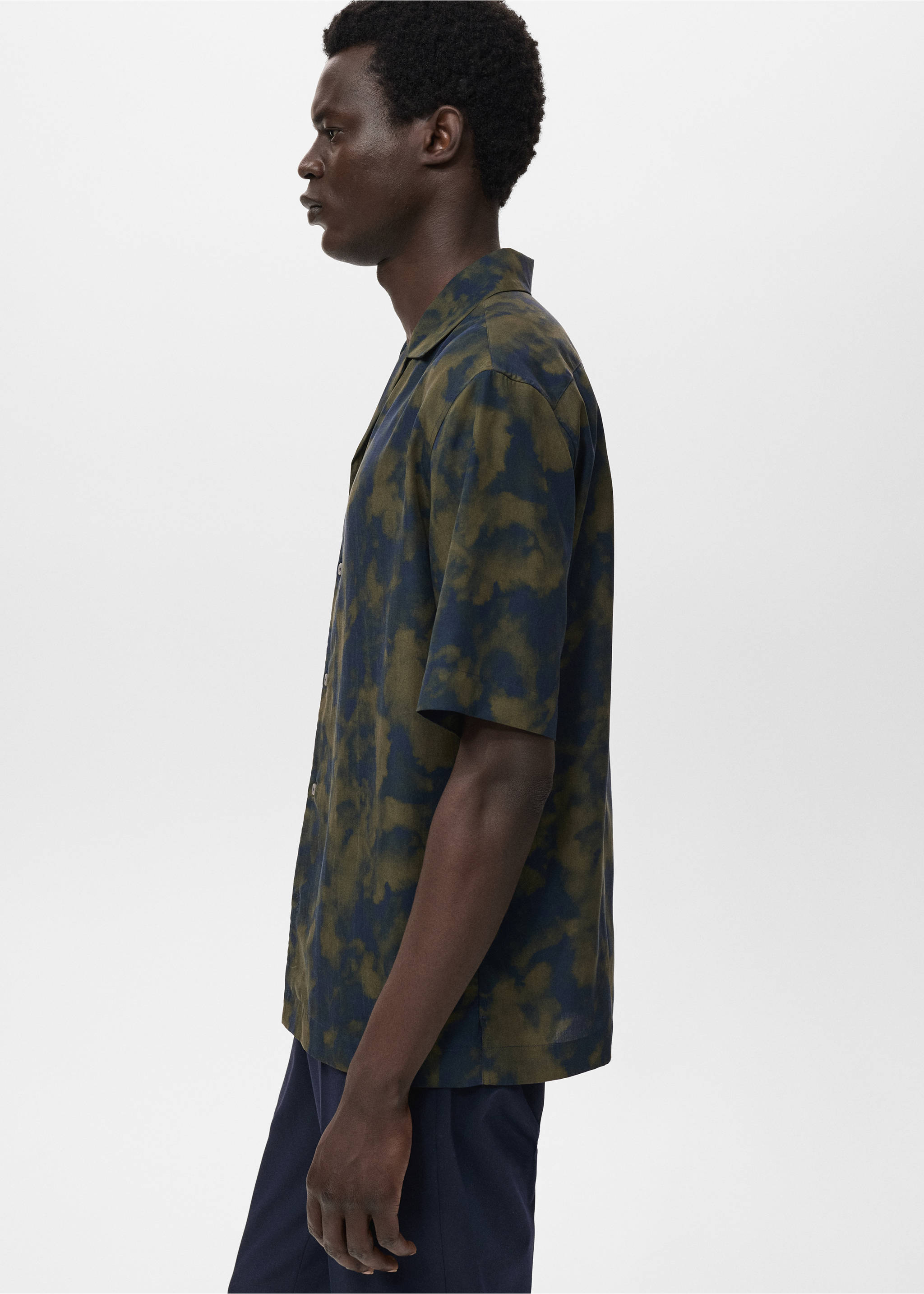 Chemise regular-fit fluide imprimée - Détail de l'article 2, Olive. Ref: 17064448-00.