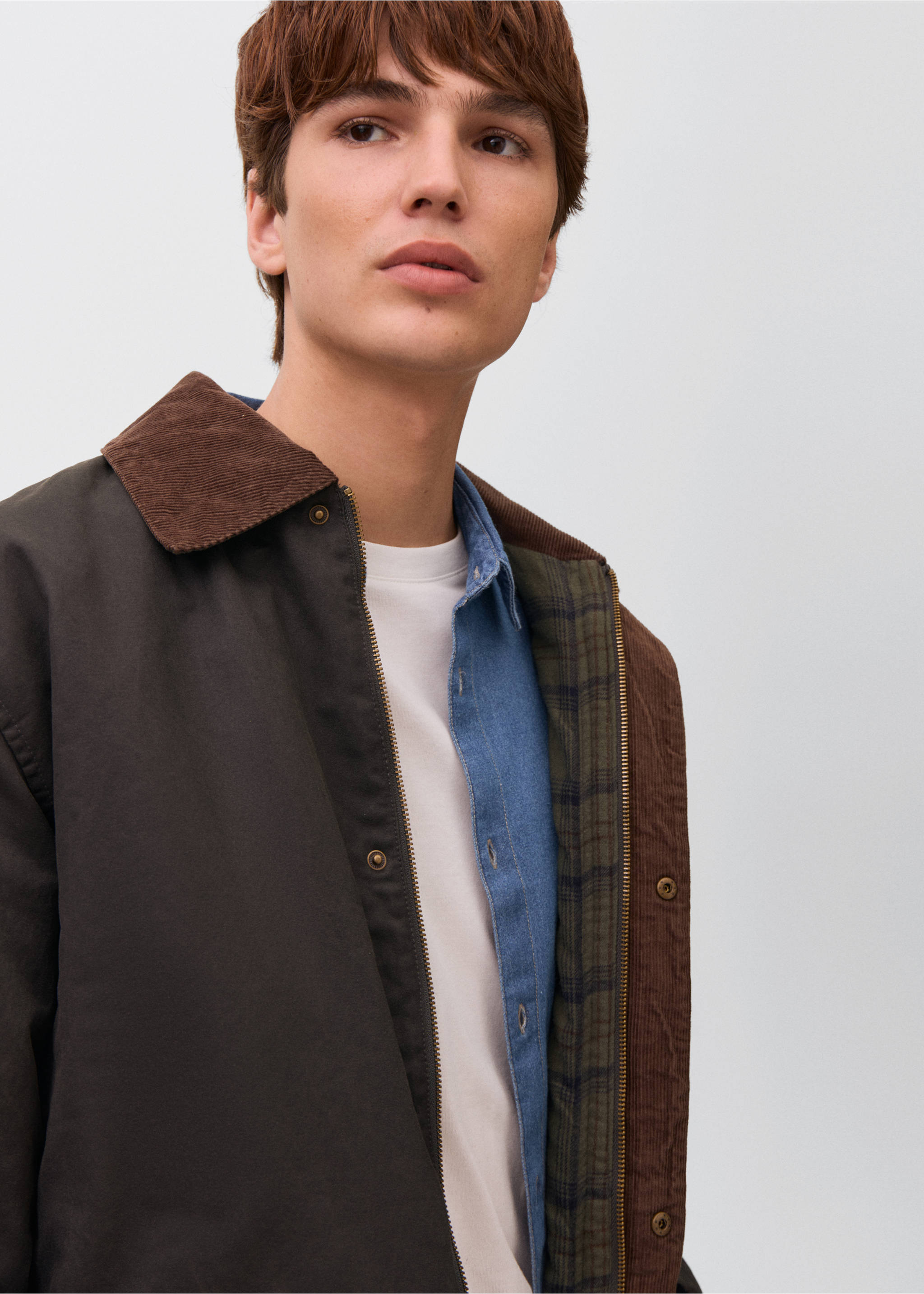 Parka cuello contraste - Detalle del artículo 1, Khaki. Ref: 17064773-00.