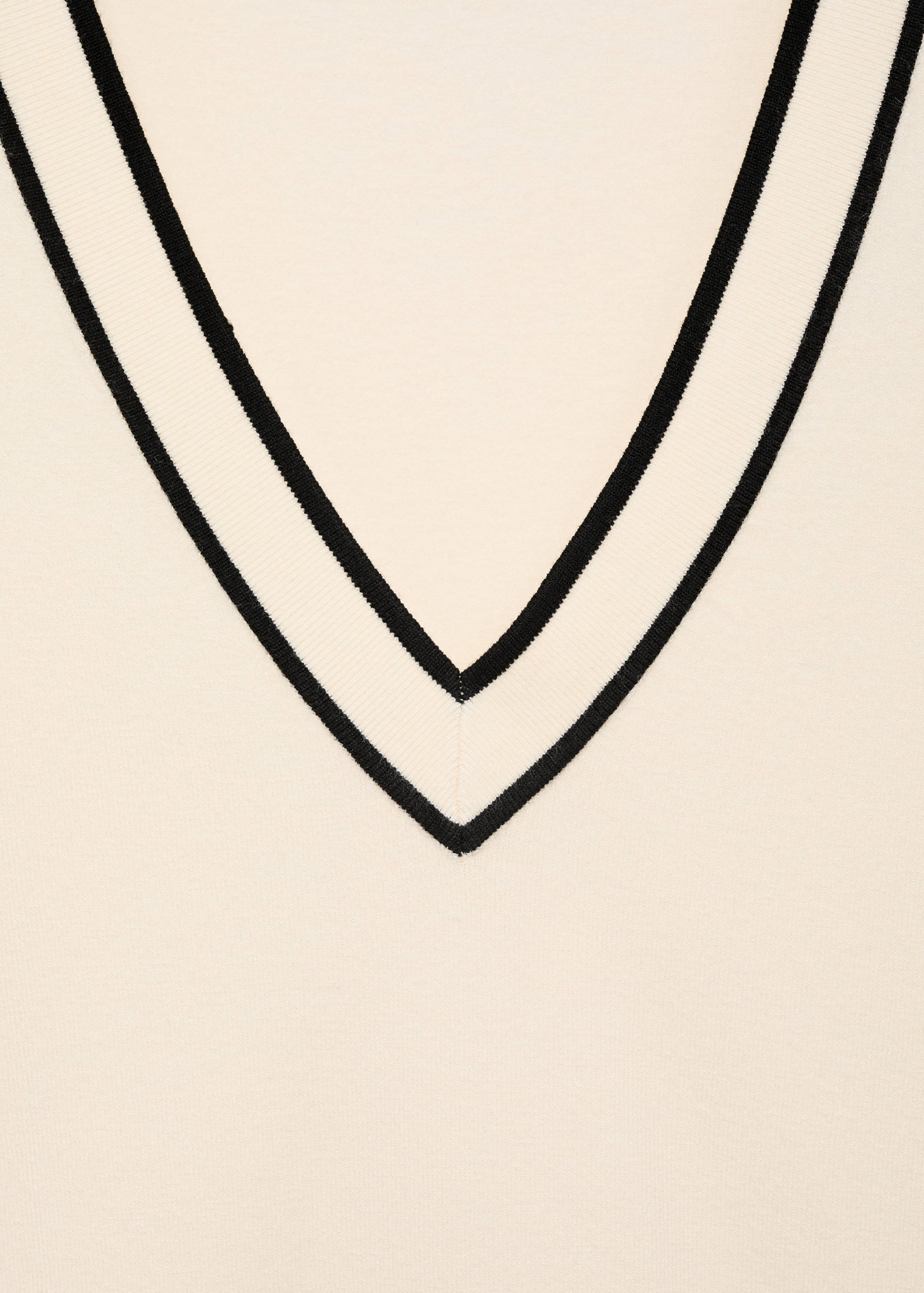 Contrasting V-neck sweater - Details of the article 8