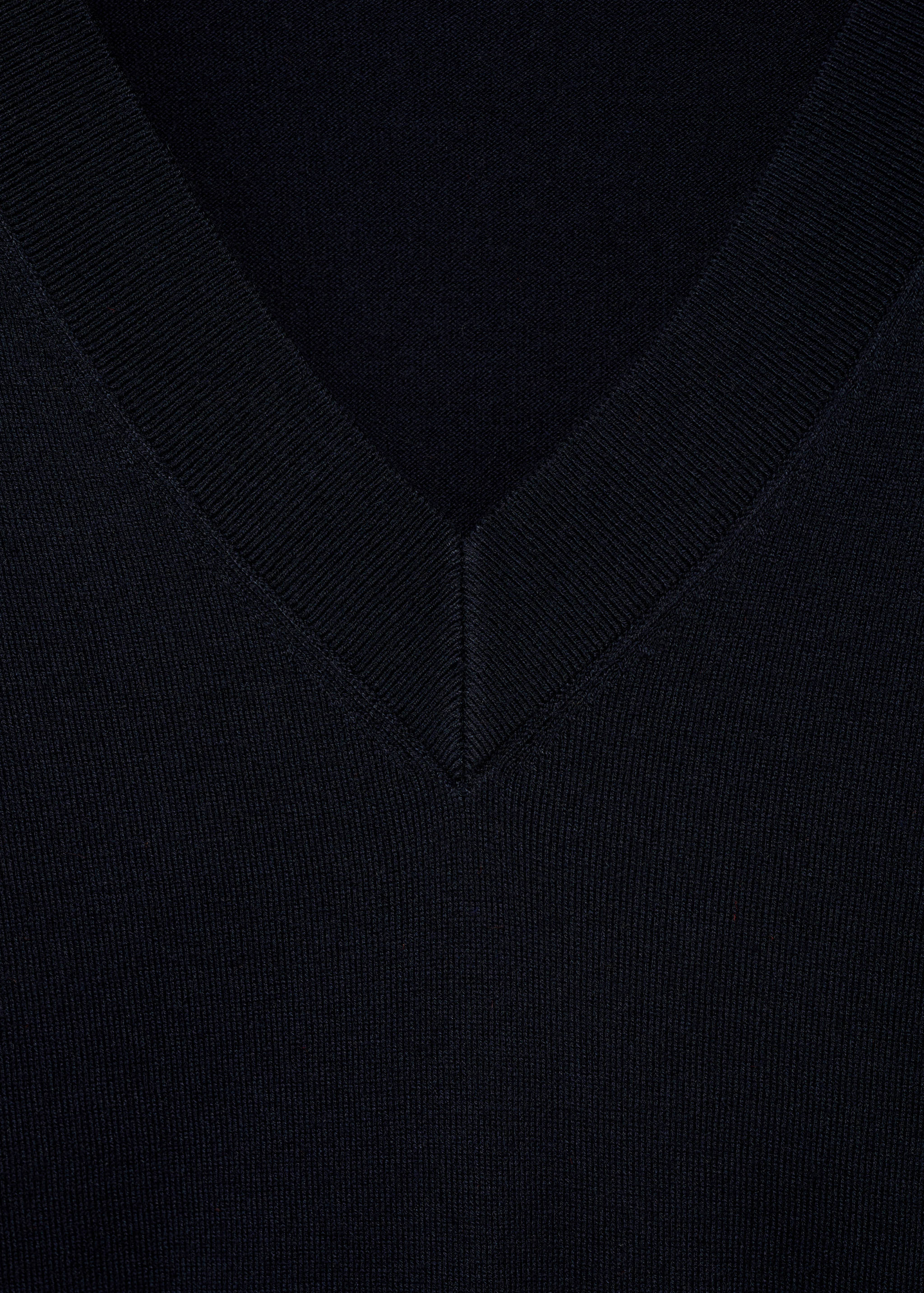 Fine-knit V-neck sweater - Details of the article 8