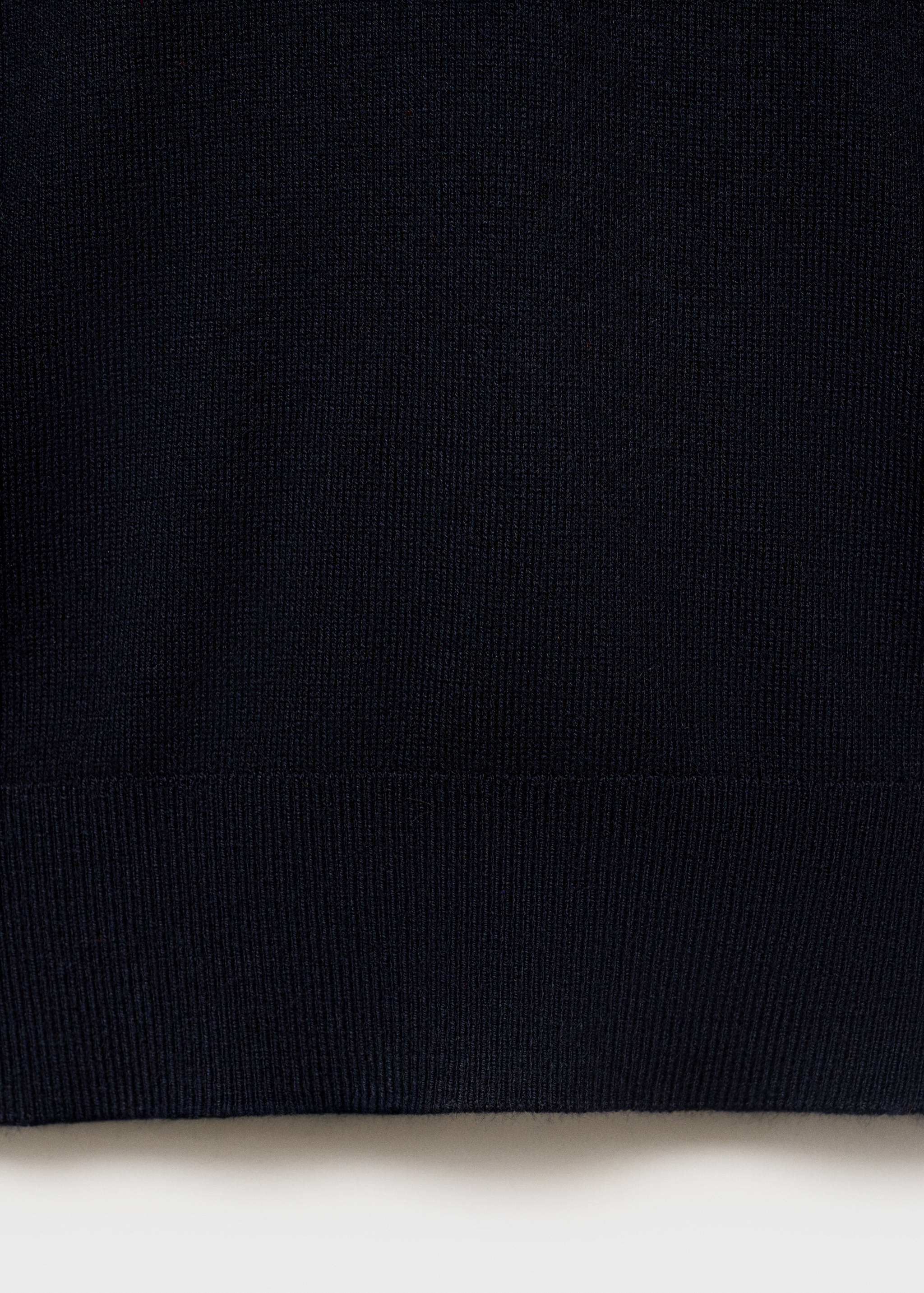 Fine-knit V-neck sweater - Details of the article 0