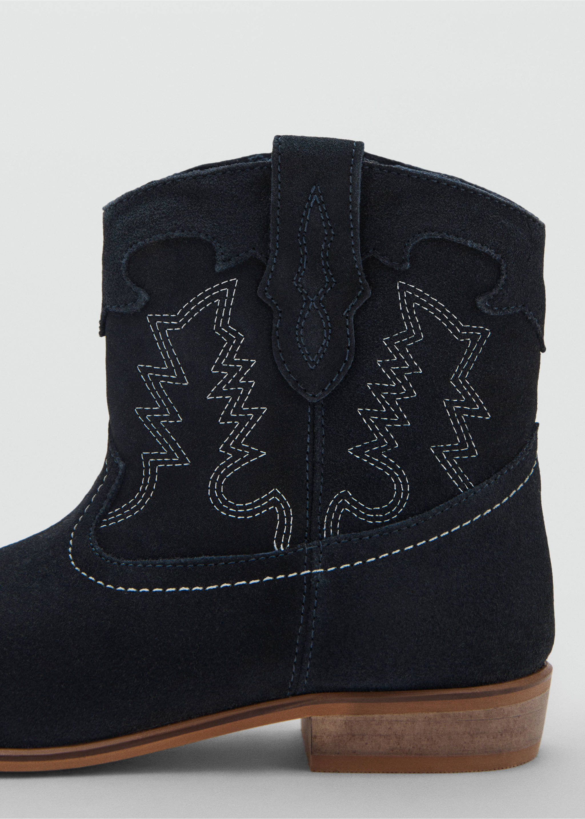 Embroidered leather ankle boot - Details of the article 1, Navy. Ref: 17065147-00.