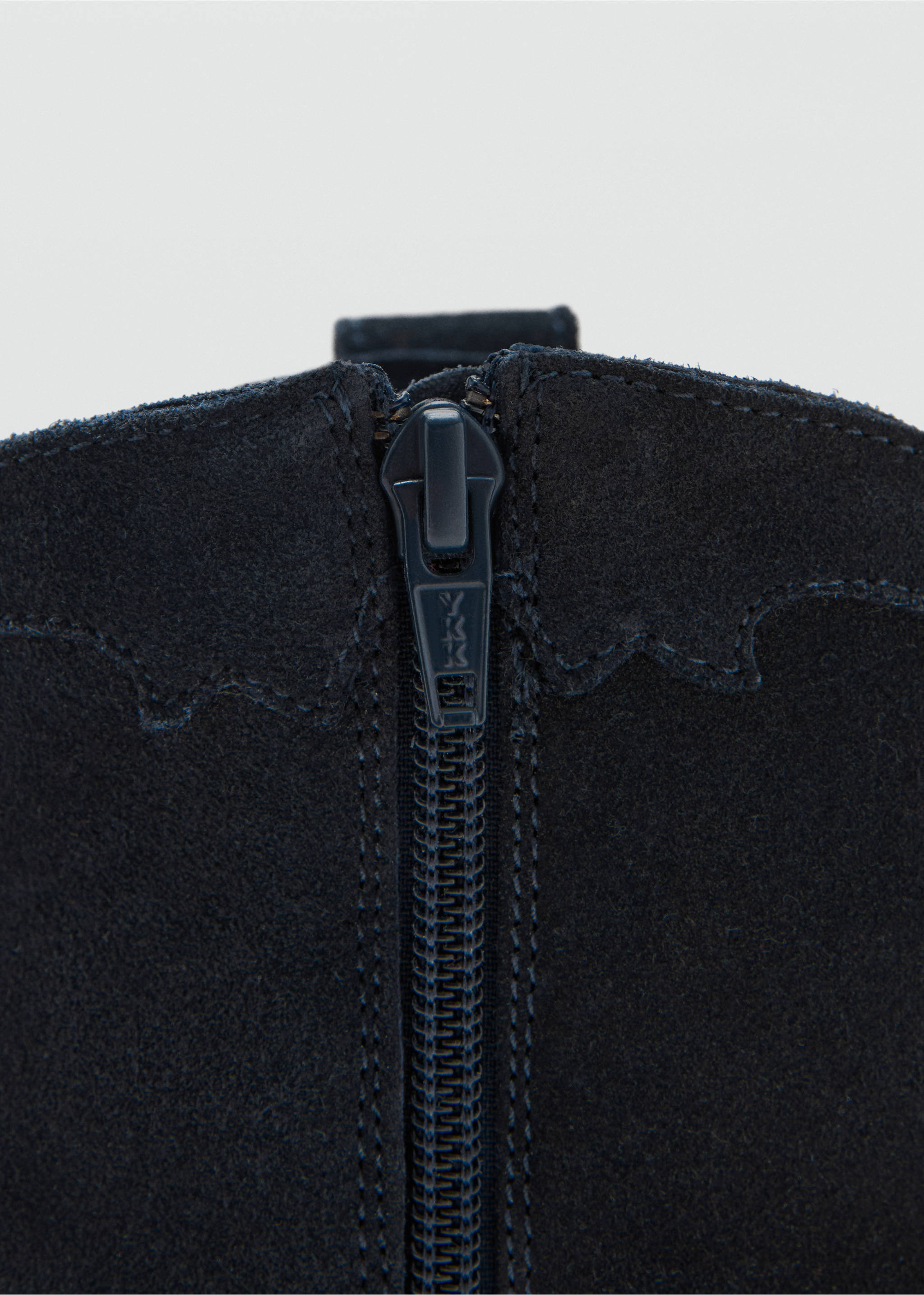 Embroidered leather ankle boot - Details of the article 2, Navy. Ref: 17065147-00.