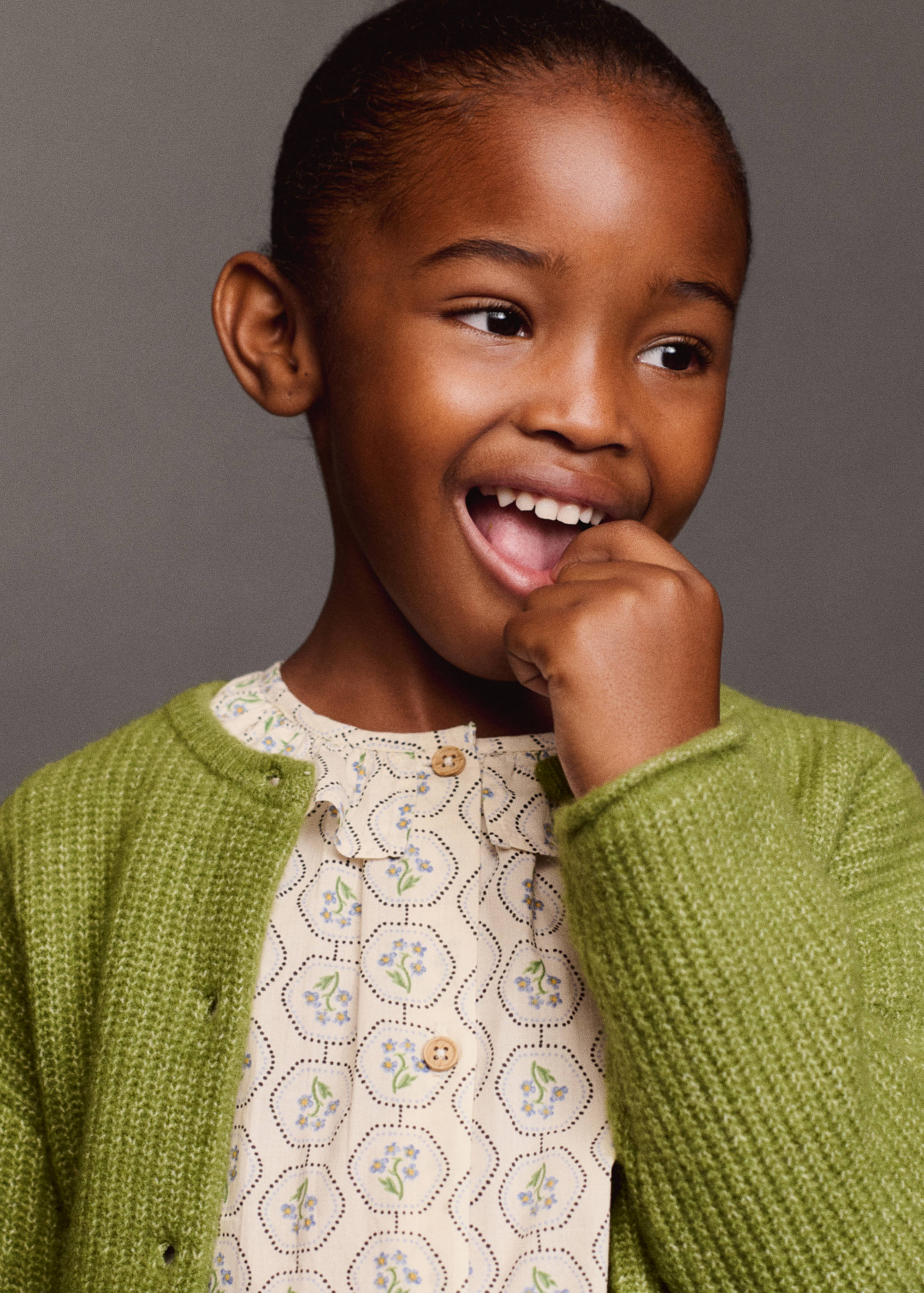 Blouse with Peter Pan collar - Details of the article 6
