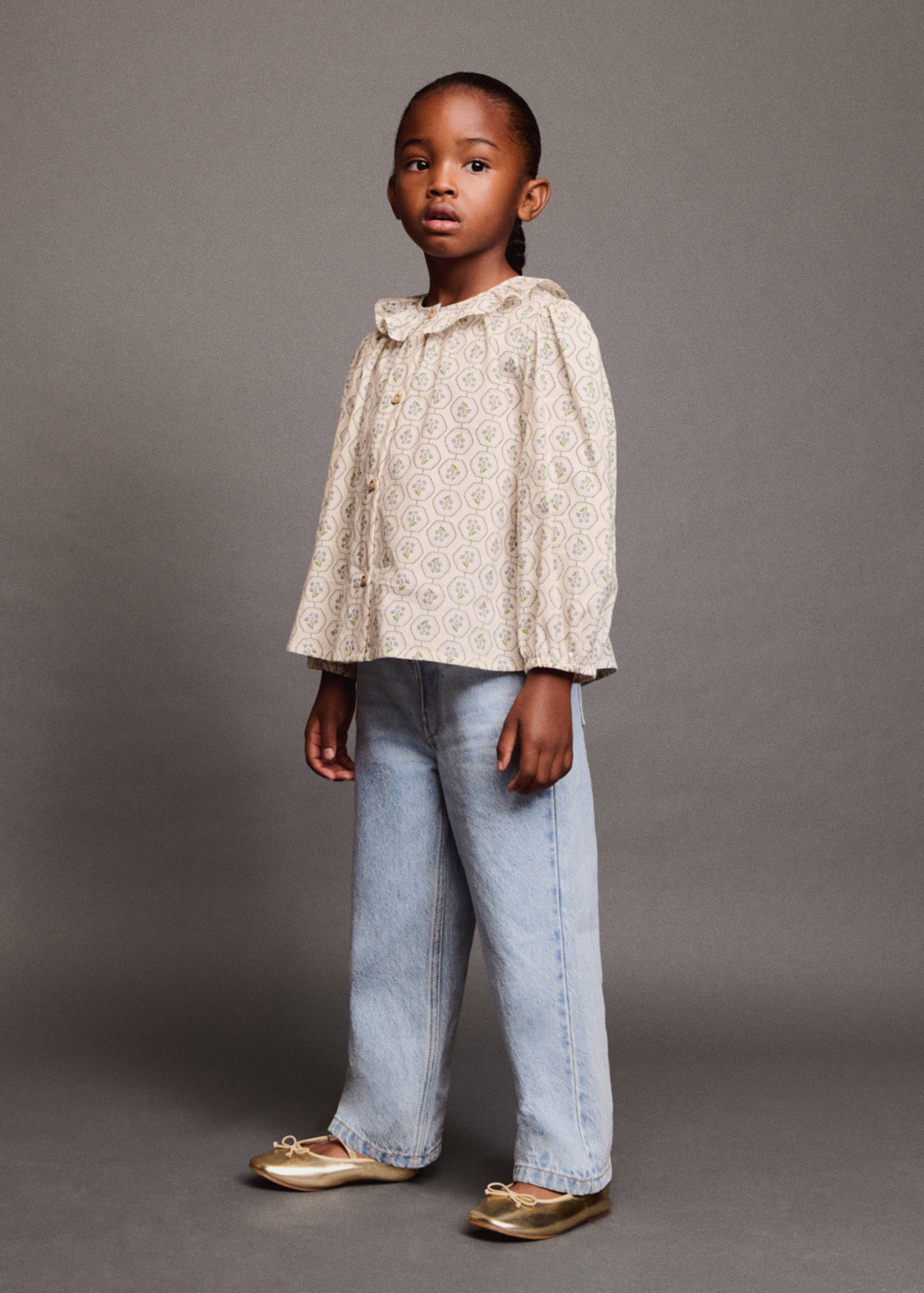 Blouse with Peter Pan collar - Details of the article 7