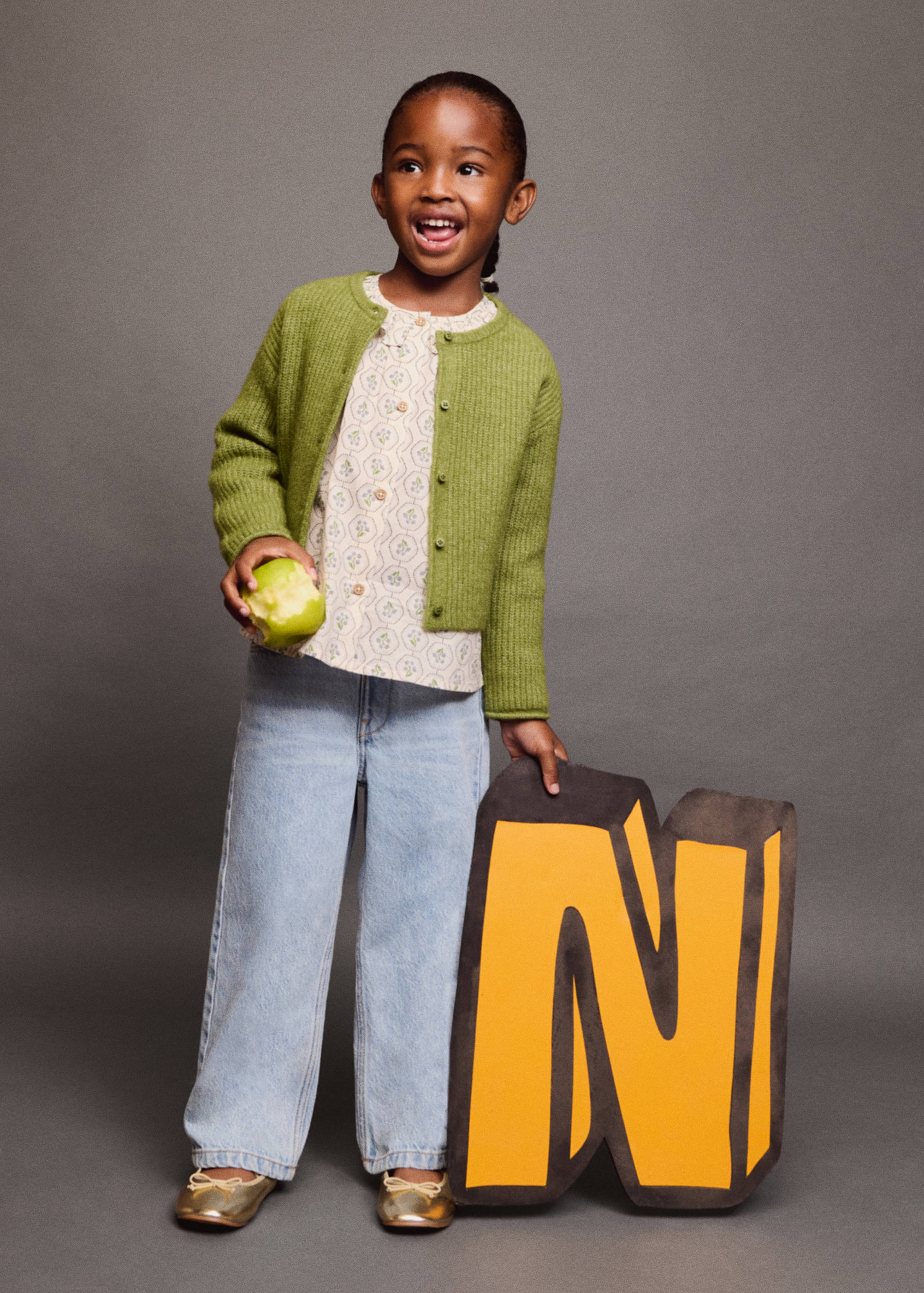Blouse with Peter Pan collar - Details of the article 5