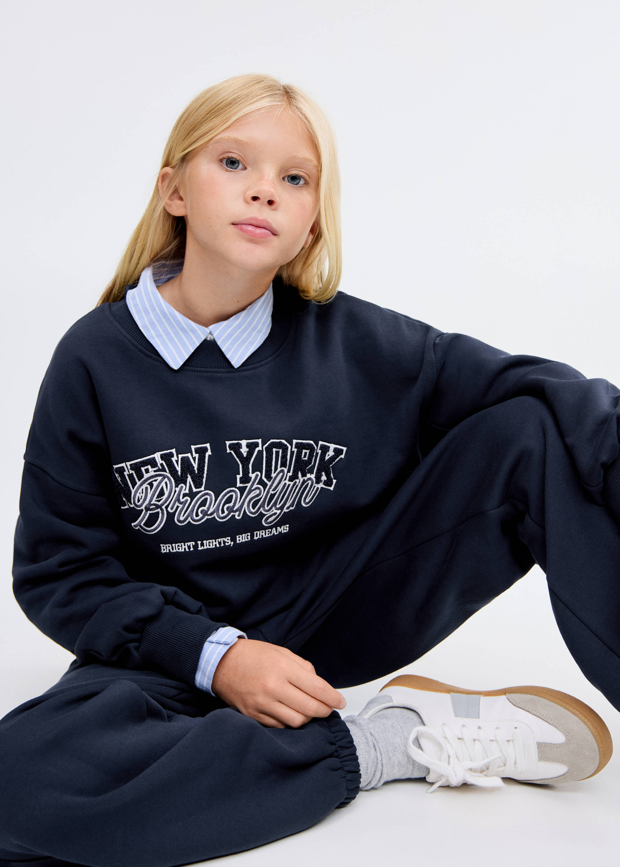 Cotton joggers with elastic waist - Details of the article 1