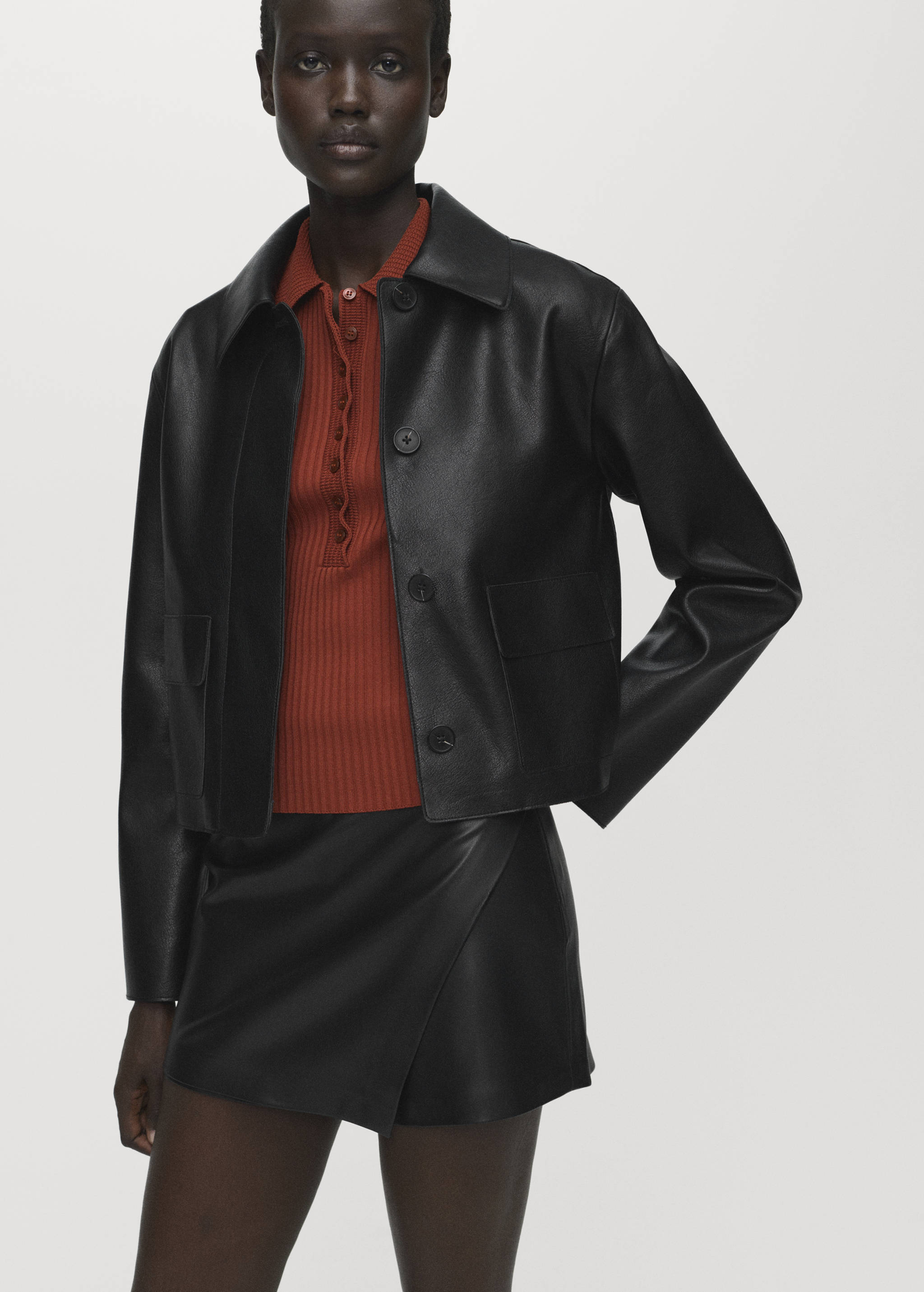 Falda pantalón efecto piel - Plano medio