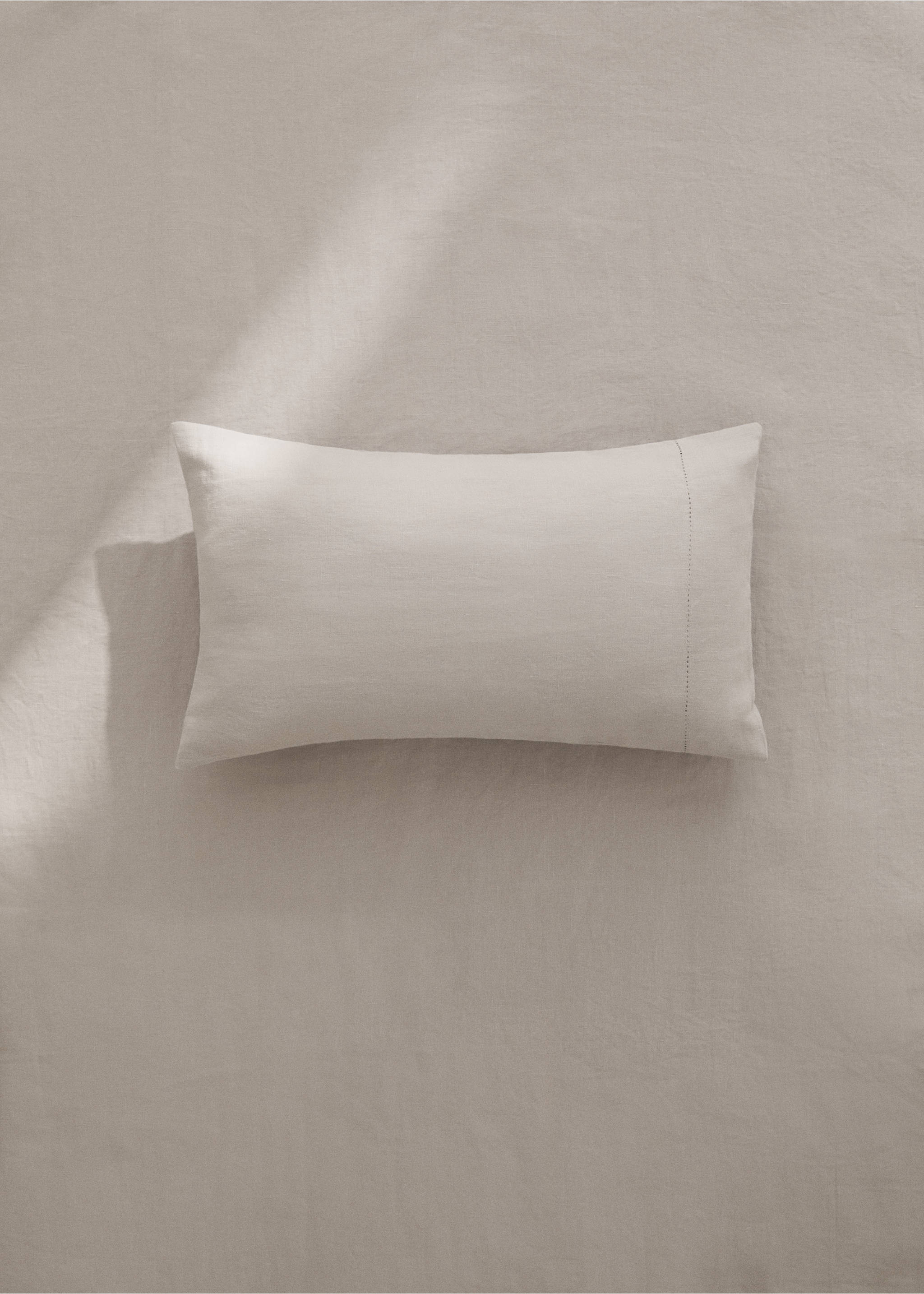 Yıkanmış keten sürfile dikişli yastık kılıfı 30x50 cm - Genel plan, Orta Kahverengi. Ref: 17065166-00.