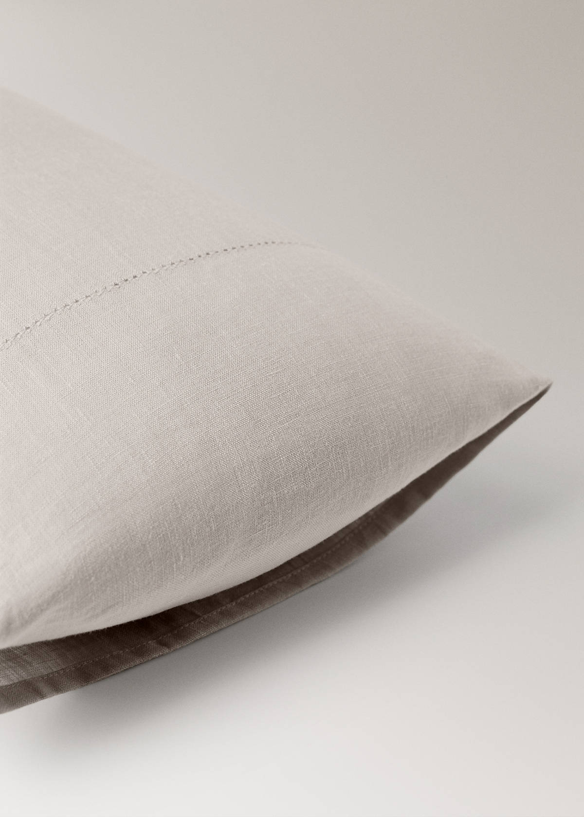 Washed linen pillowcase with hemstitch 30x50 cm — Medium Brown