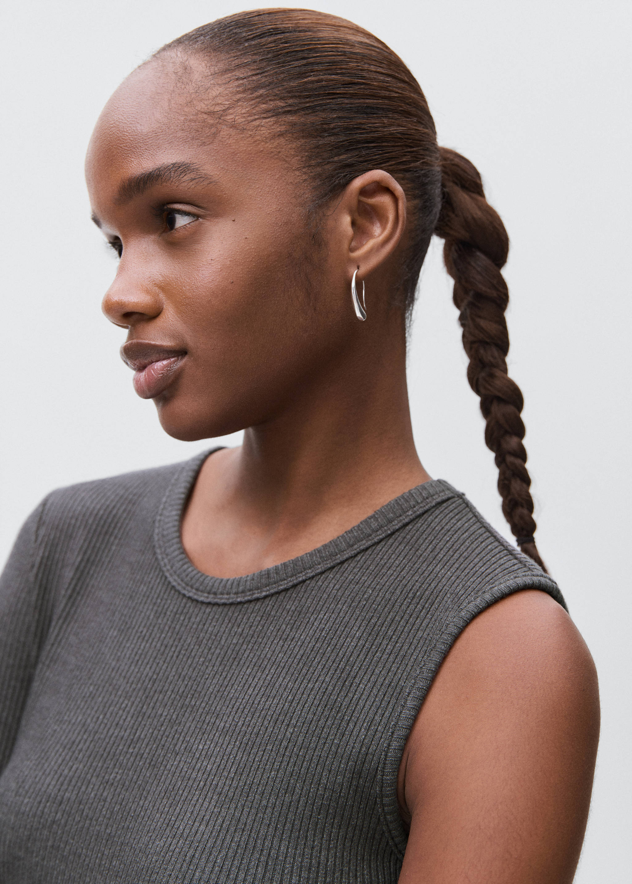 فستان بدون أكمام من القماش المحبوك - تفاصيل المنتج 1