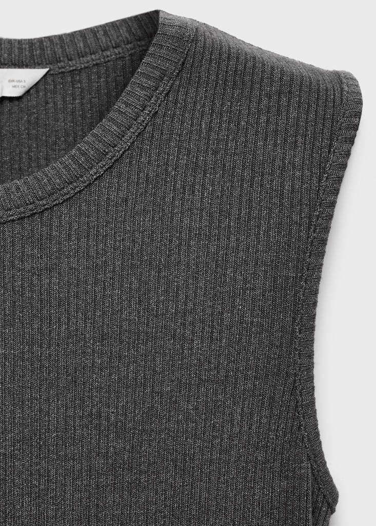 Sleeveless knitted dress — Grey