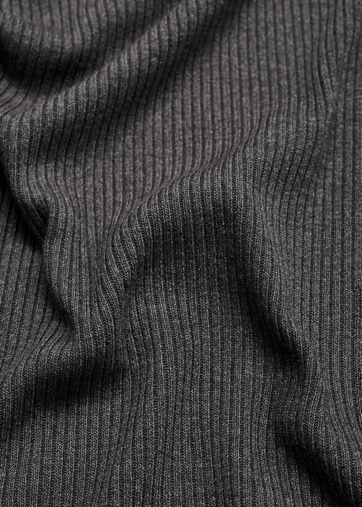Sleeveless knitted dress — Grey