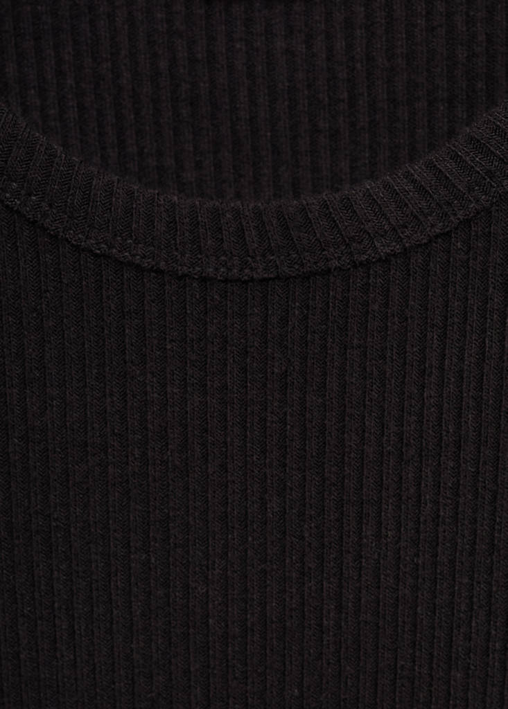 Sleeveless knitted dress — Black
