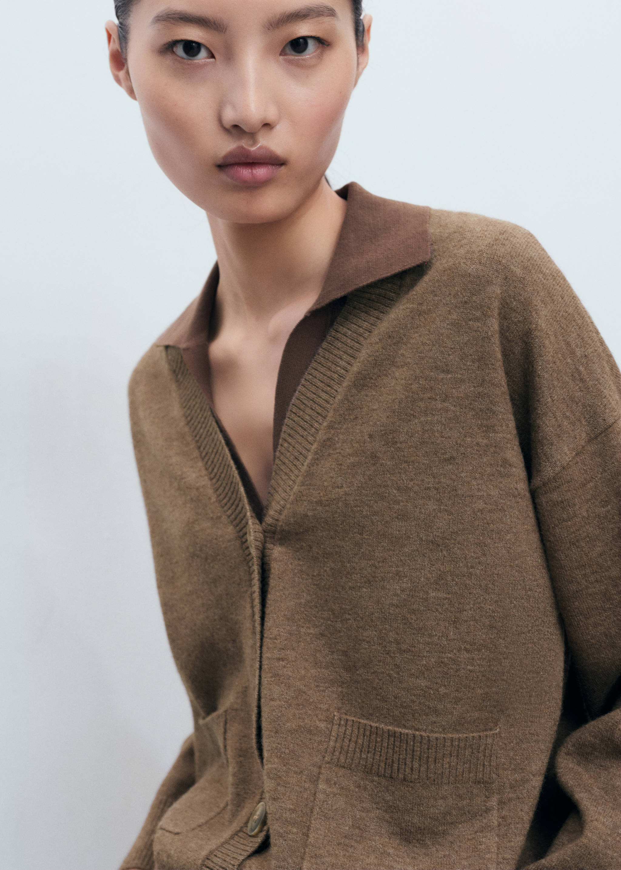 Cardigan col en V poches - Plan moyen