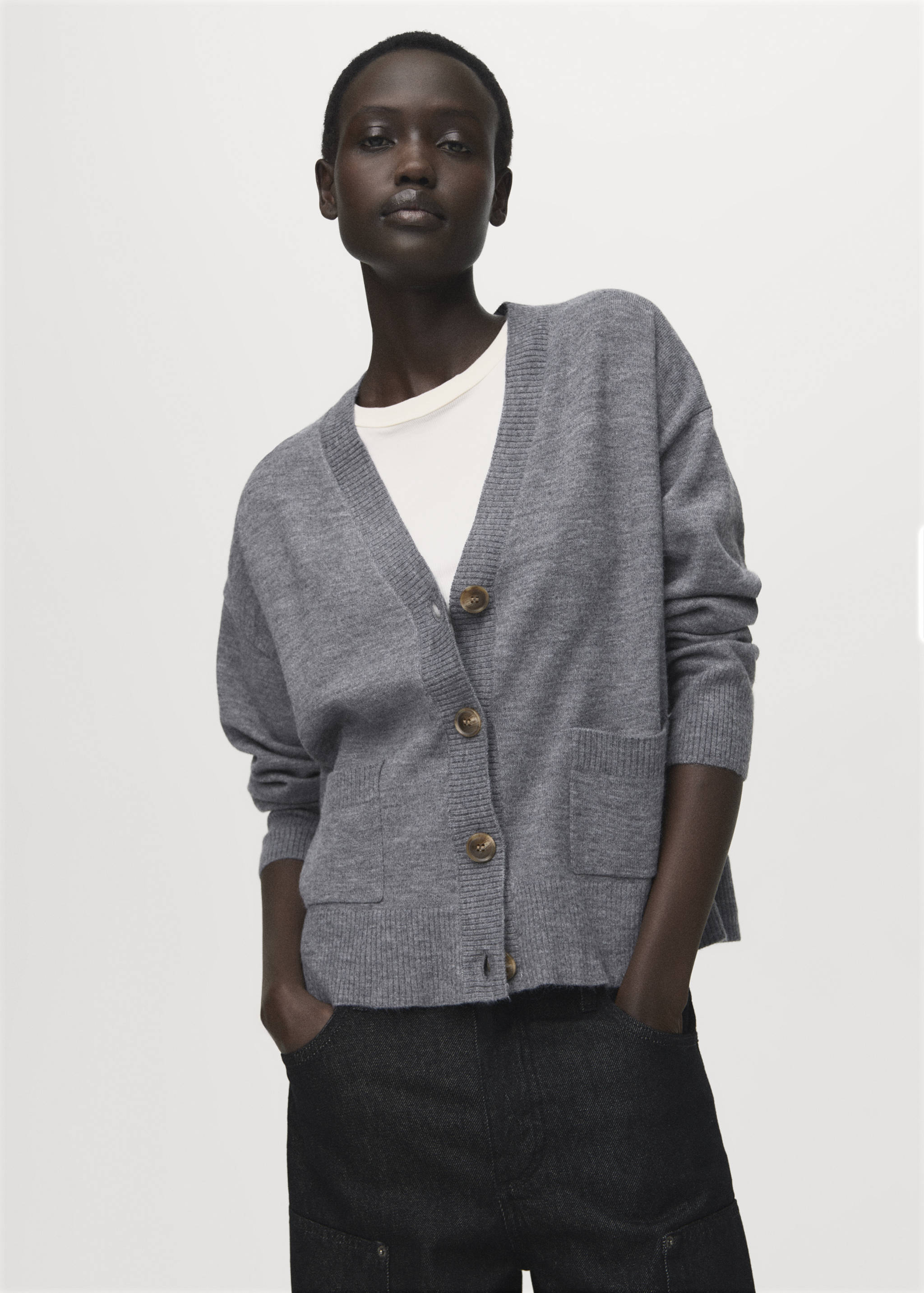 V-neck cardigan with pockets - Details of the article 1