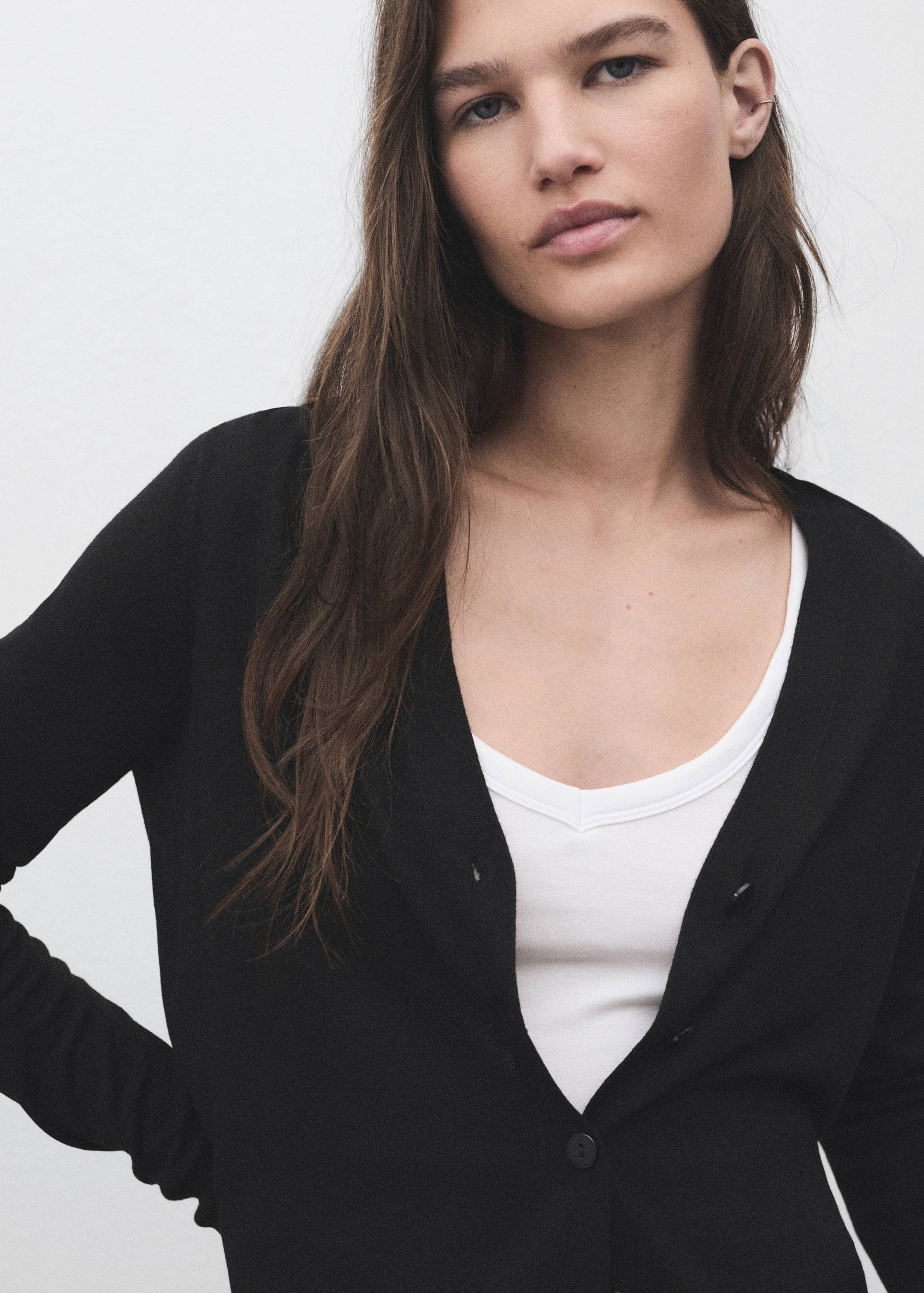 V-neck knitted cardigan - Details of the article 1