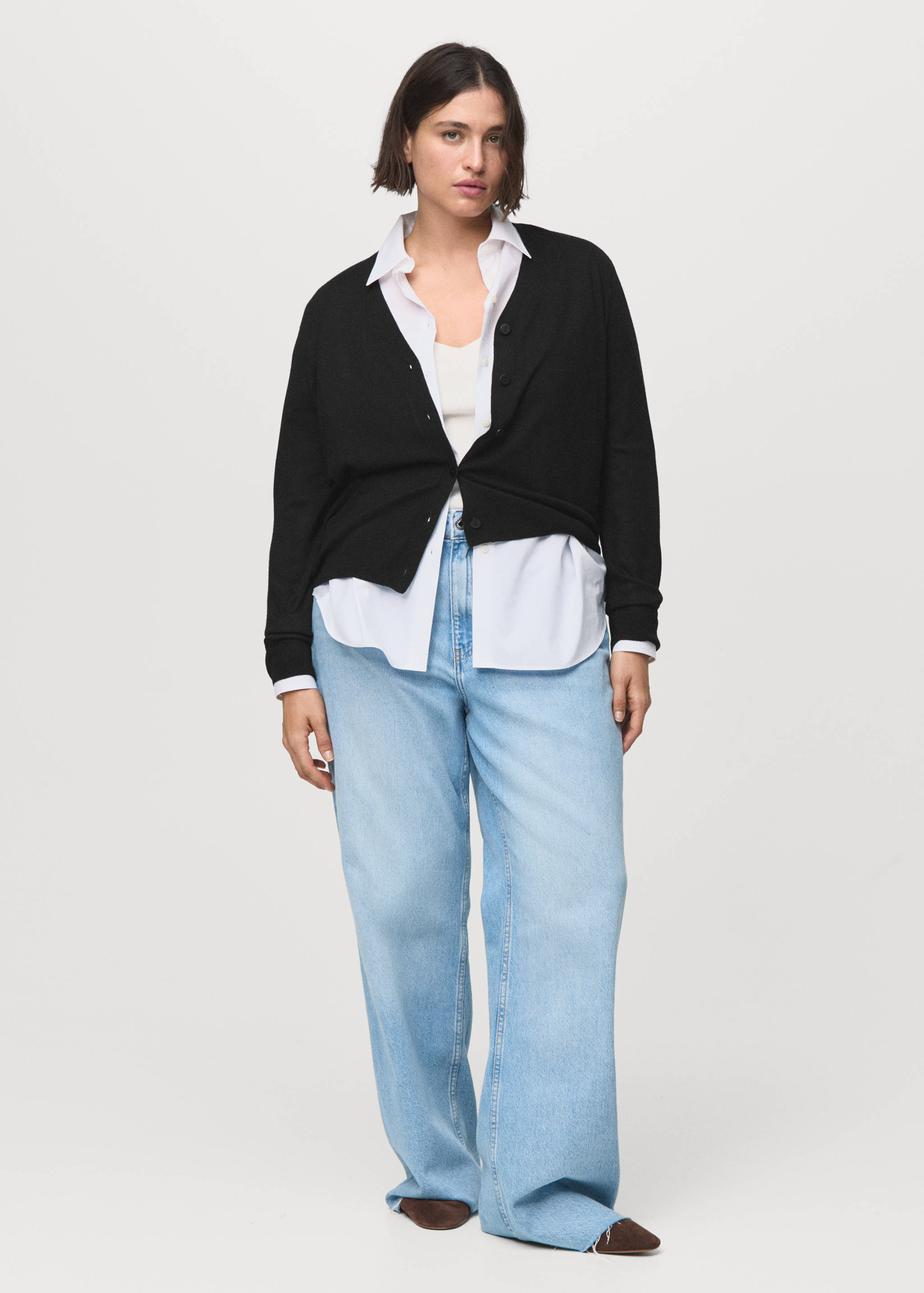 V-neck knitted cardigan - Details of the article 3