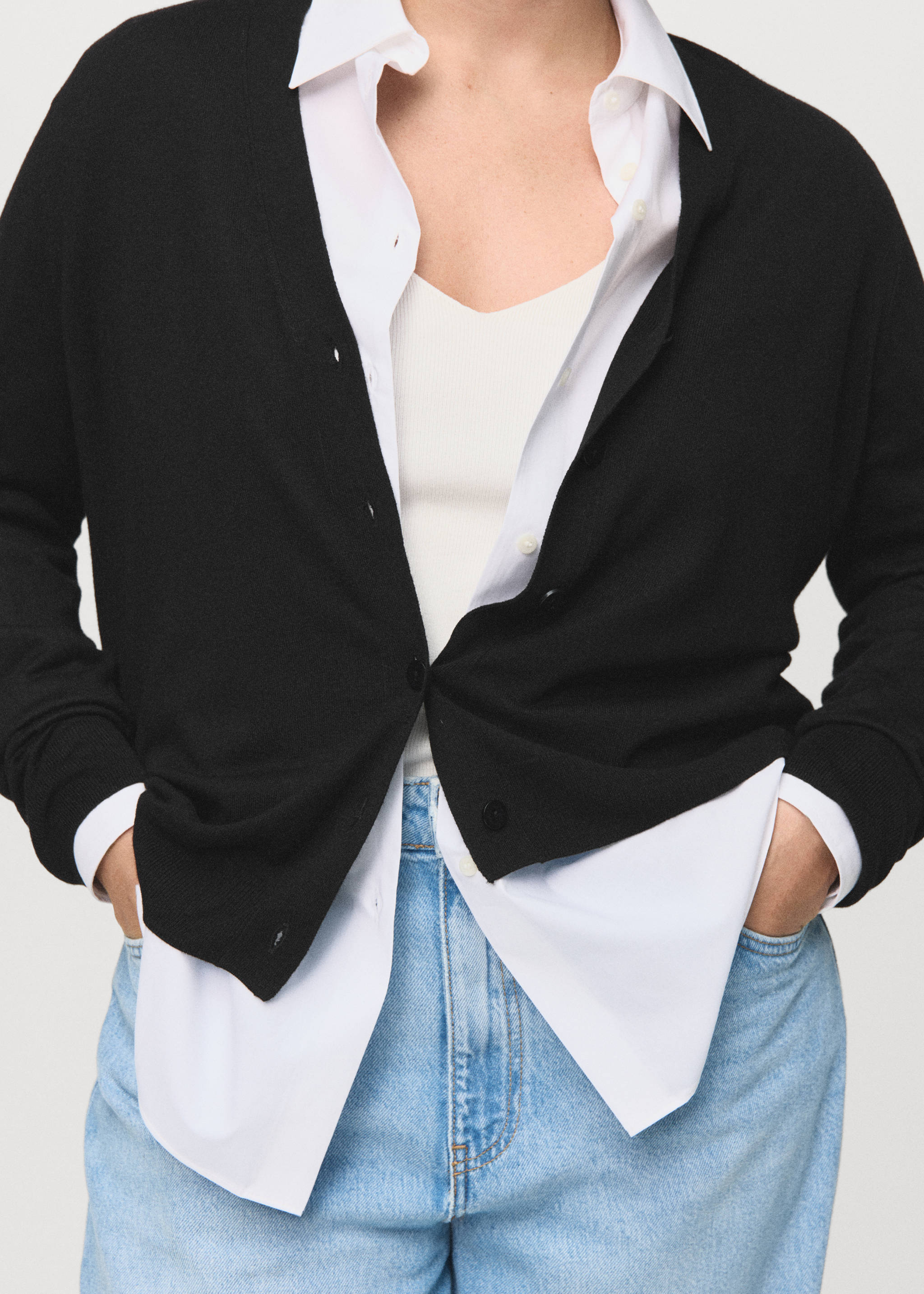 V-neck knitted cardigan - Details of the article 5