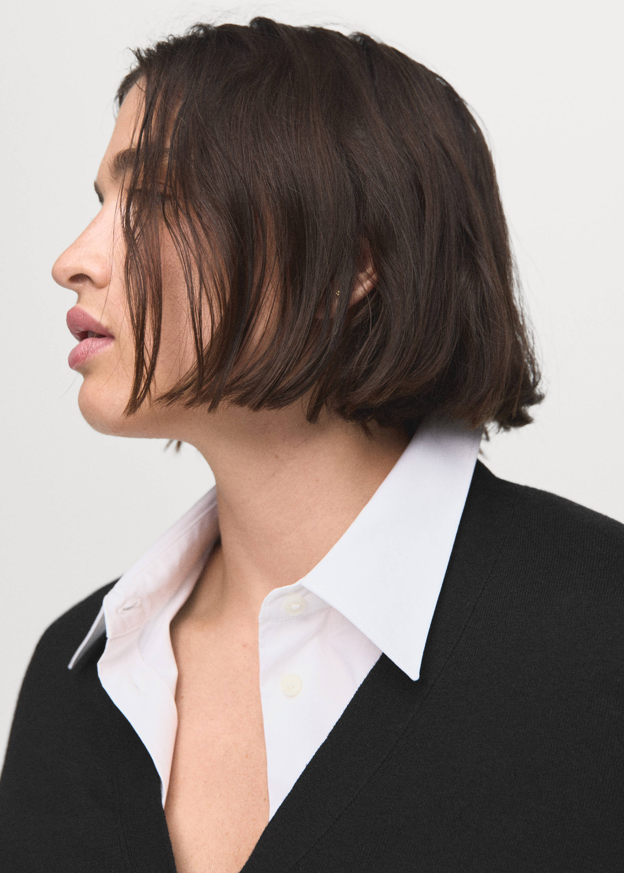 V-neck knitted cardigan - Details of the article 4