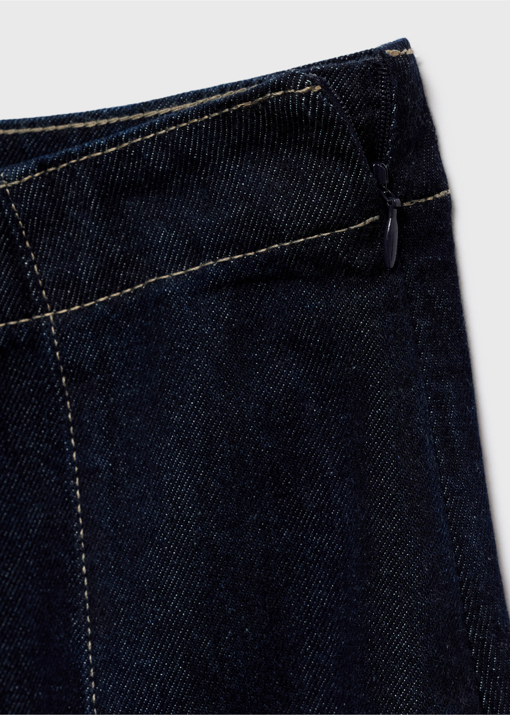 Denim midi-skirt with stitching - Details of the article 8, Open Blue. Ref: 17065805-00.