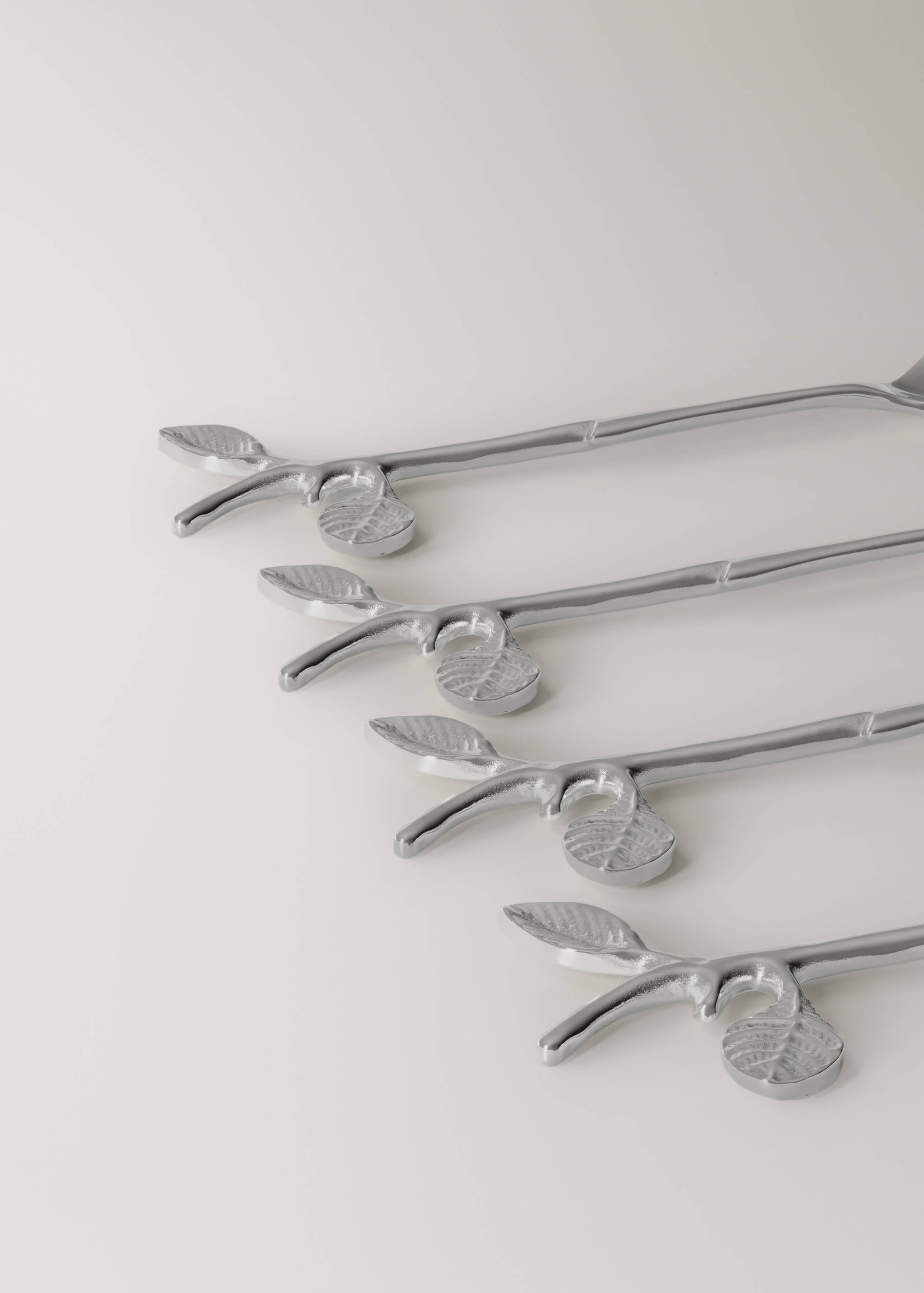 Set of 4 stainless steel coffee spoons with leaf pattern - Details of the article 2