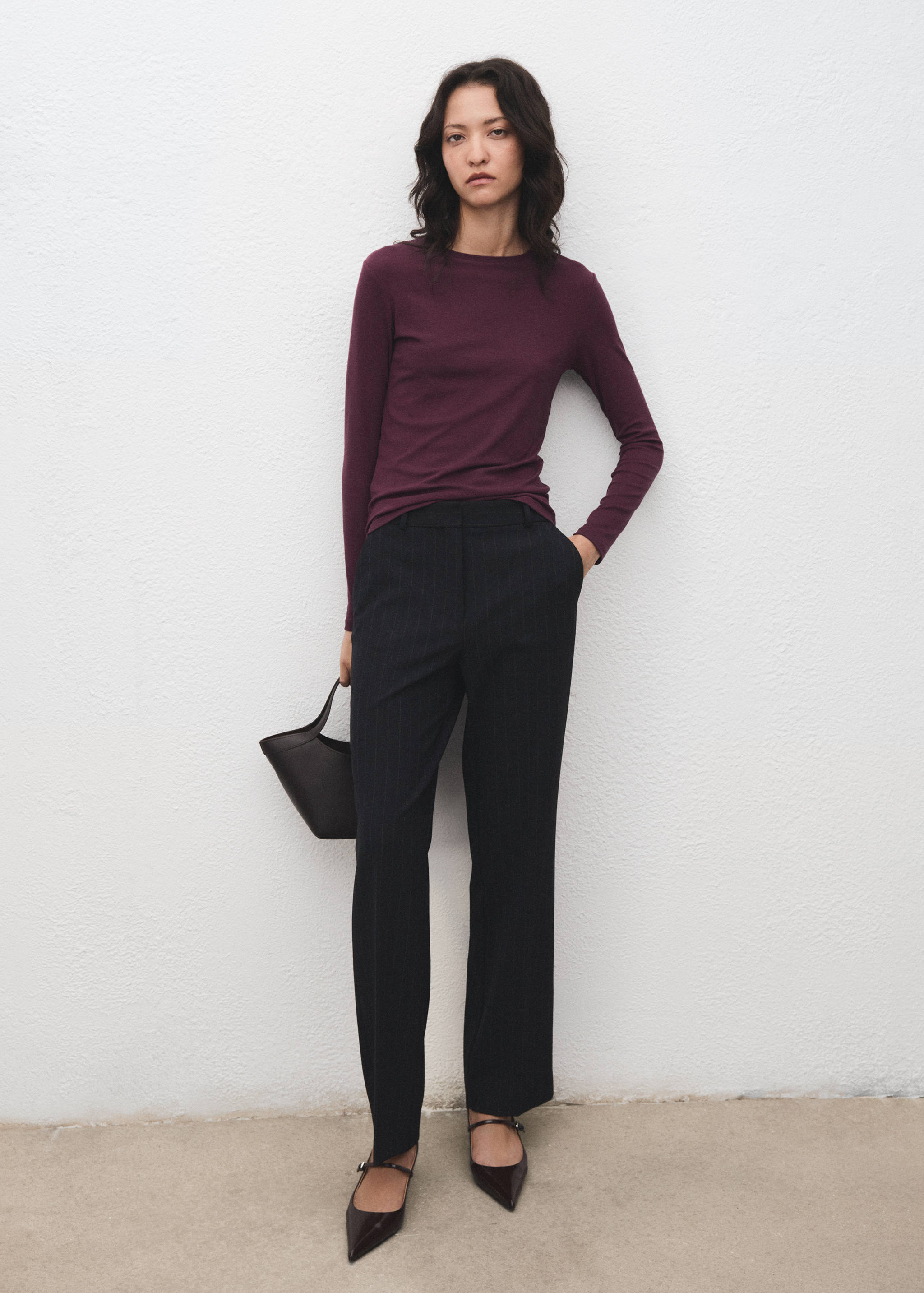 تي شيرت بأكمام طويلة ورقبة دائرية - رؤية عامة