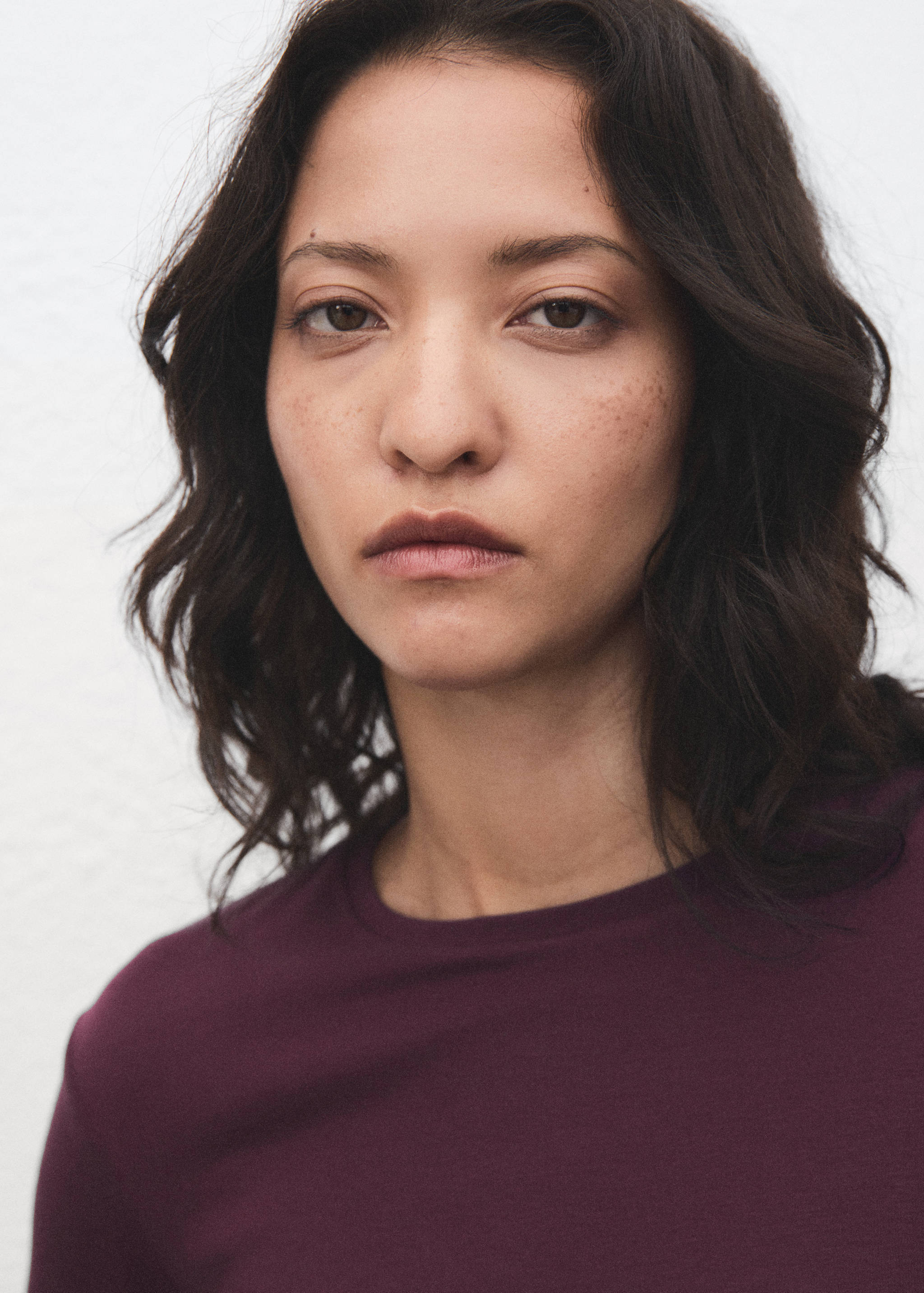 تي شيرت بأكمام طويلة ورقبة دائرية - تفاصيل المنتج 1