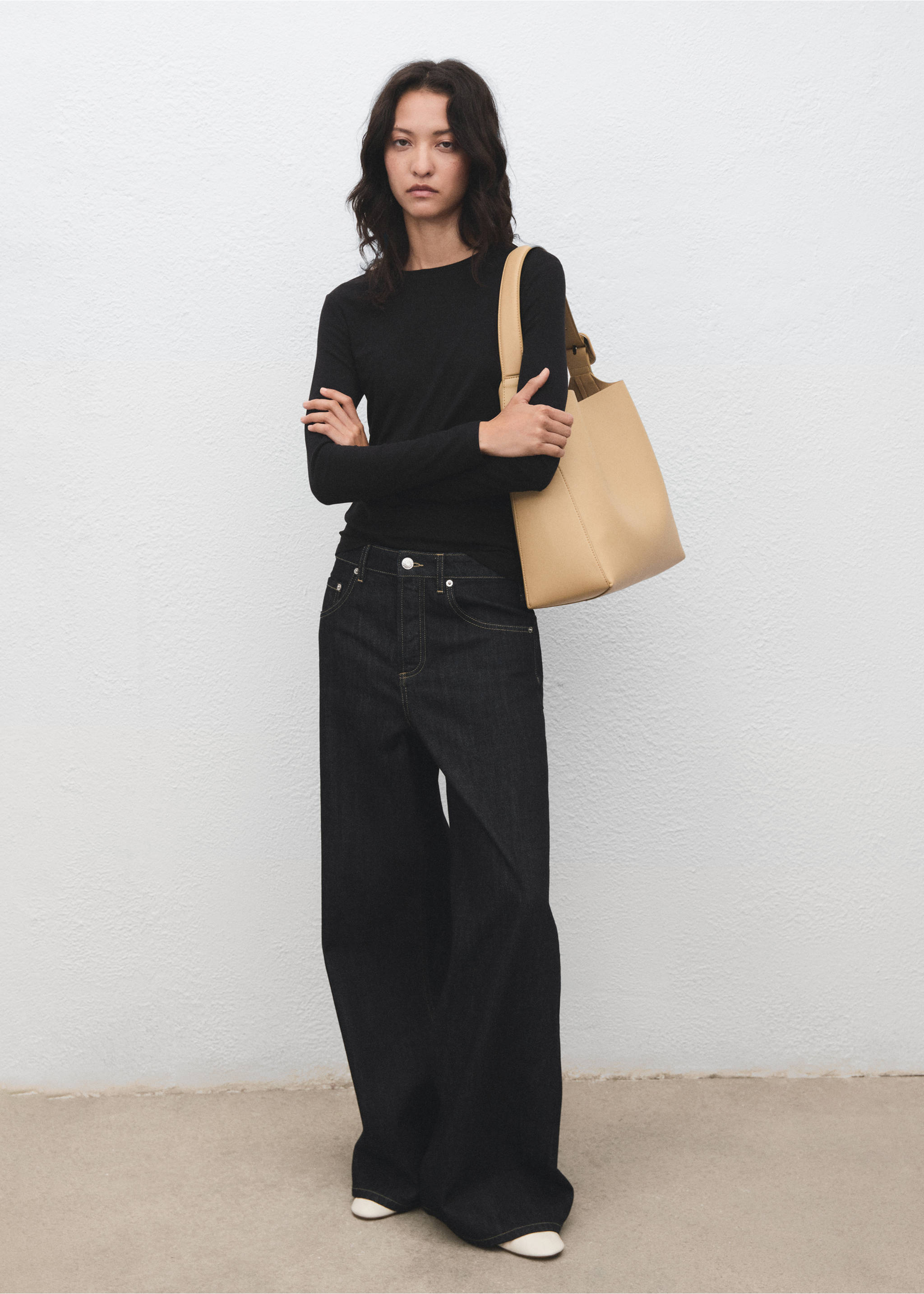 Round-neck long-sleeved t-shirt - General plane, Black. Ref: 17065813-00.