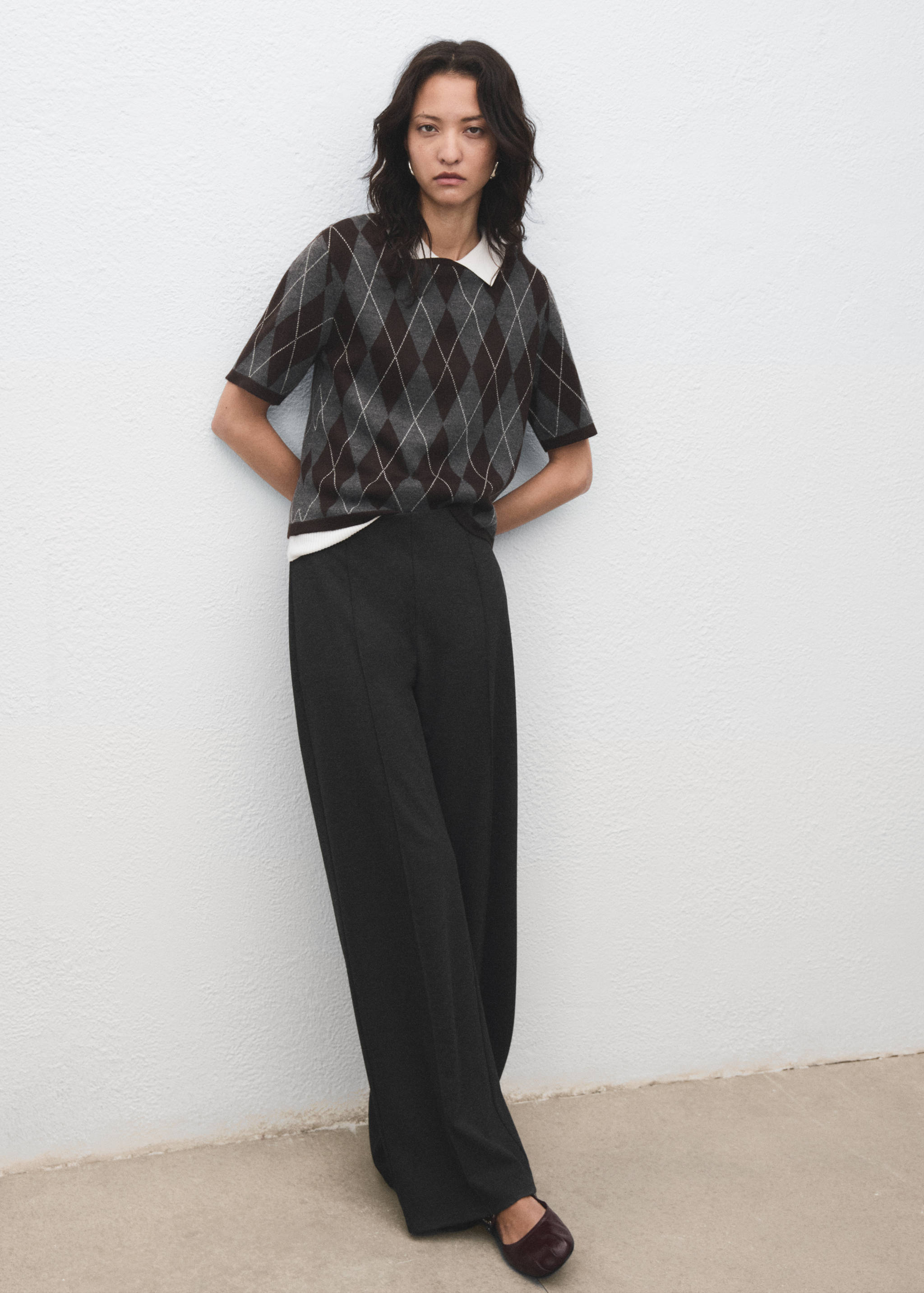 Straight-fit pants with elastic waist - Details of the article 1