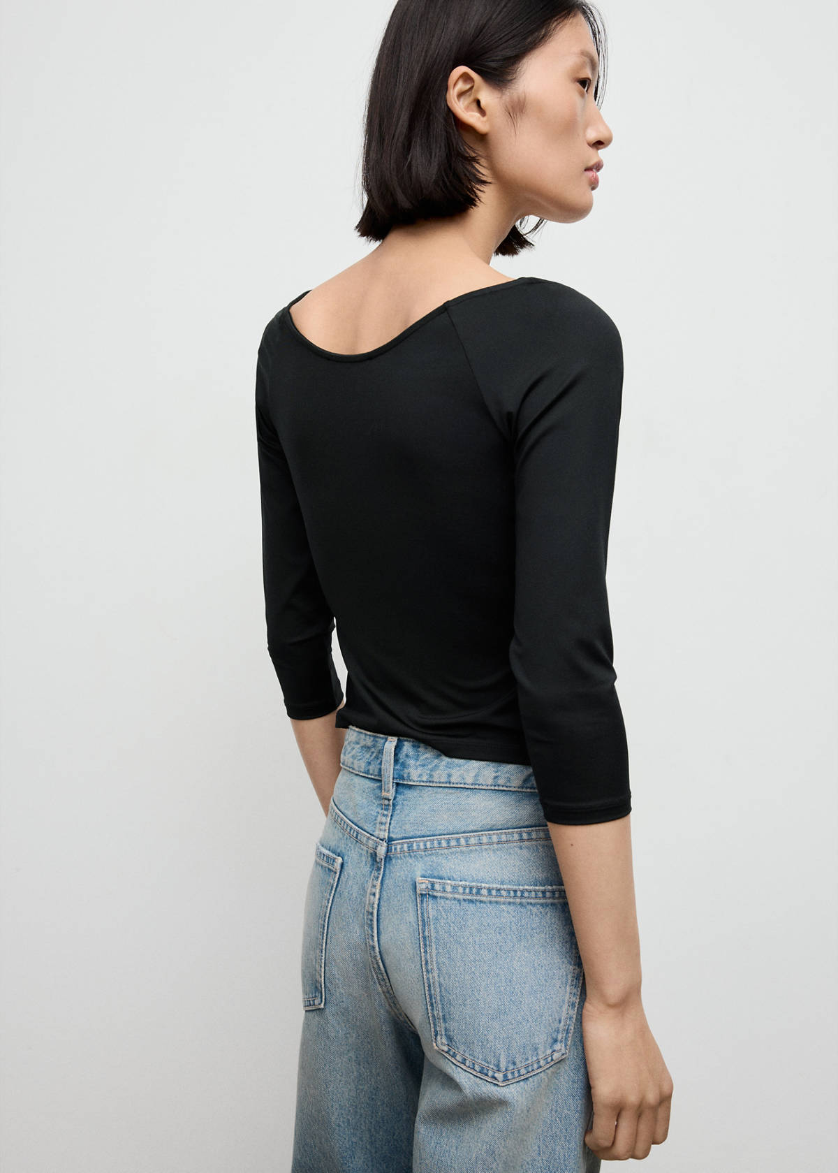 Three-quarter sleeve t-shirt — Black