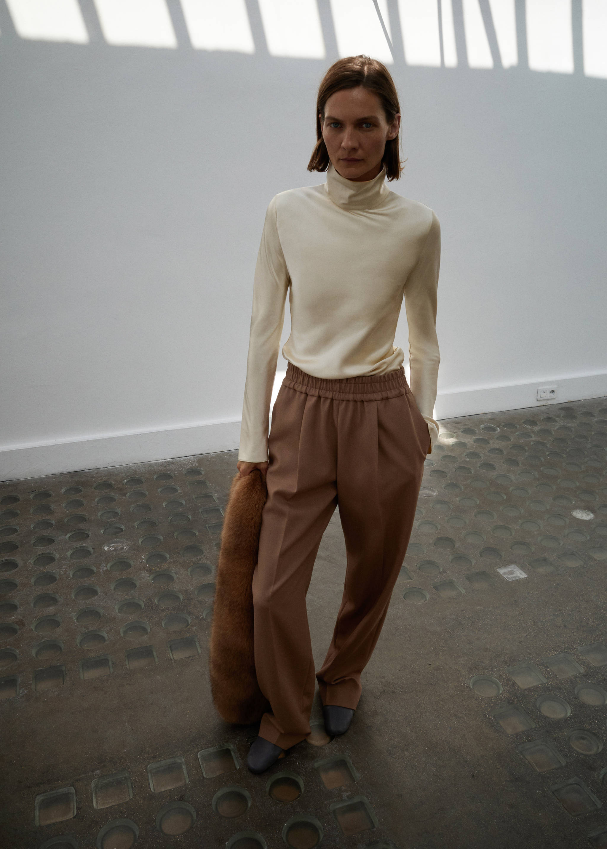 High-neck satin blouse - General plane