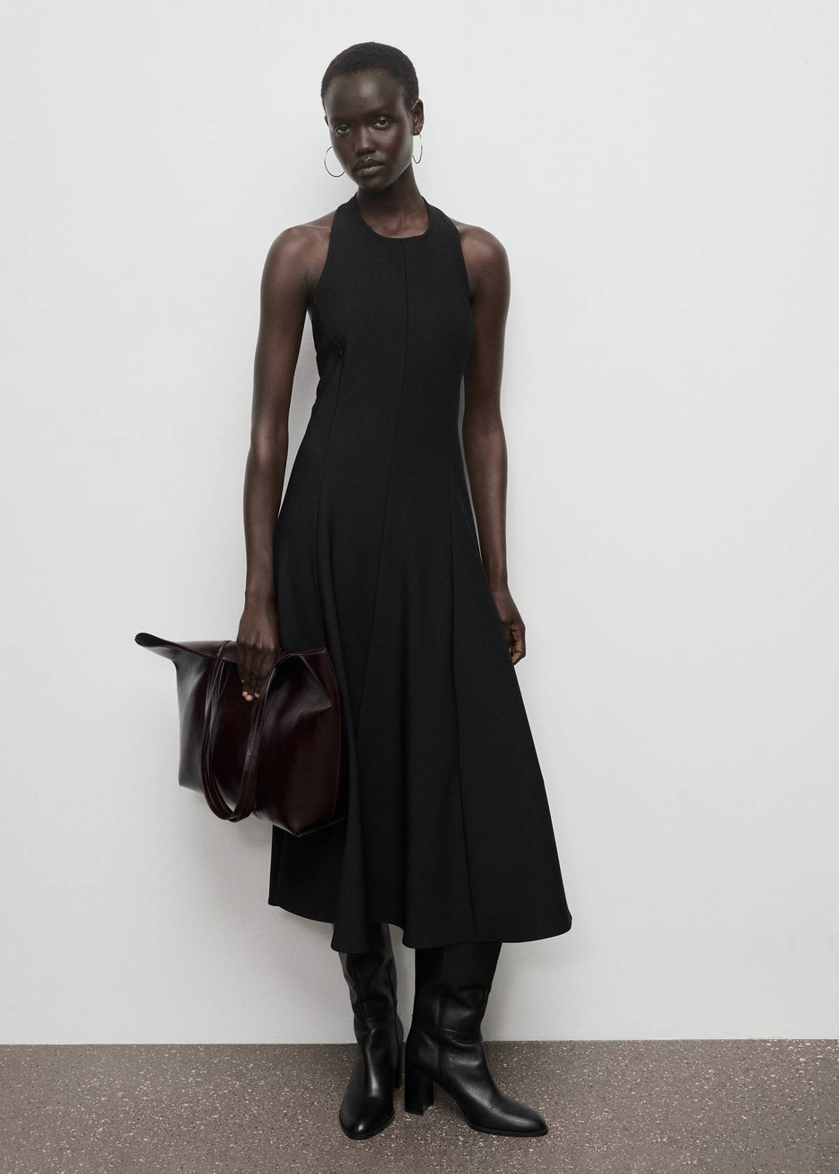 Halter-neck pleated dress — Black