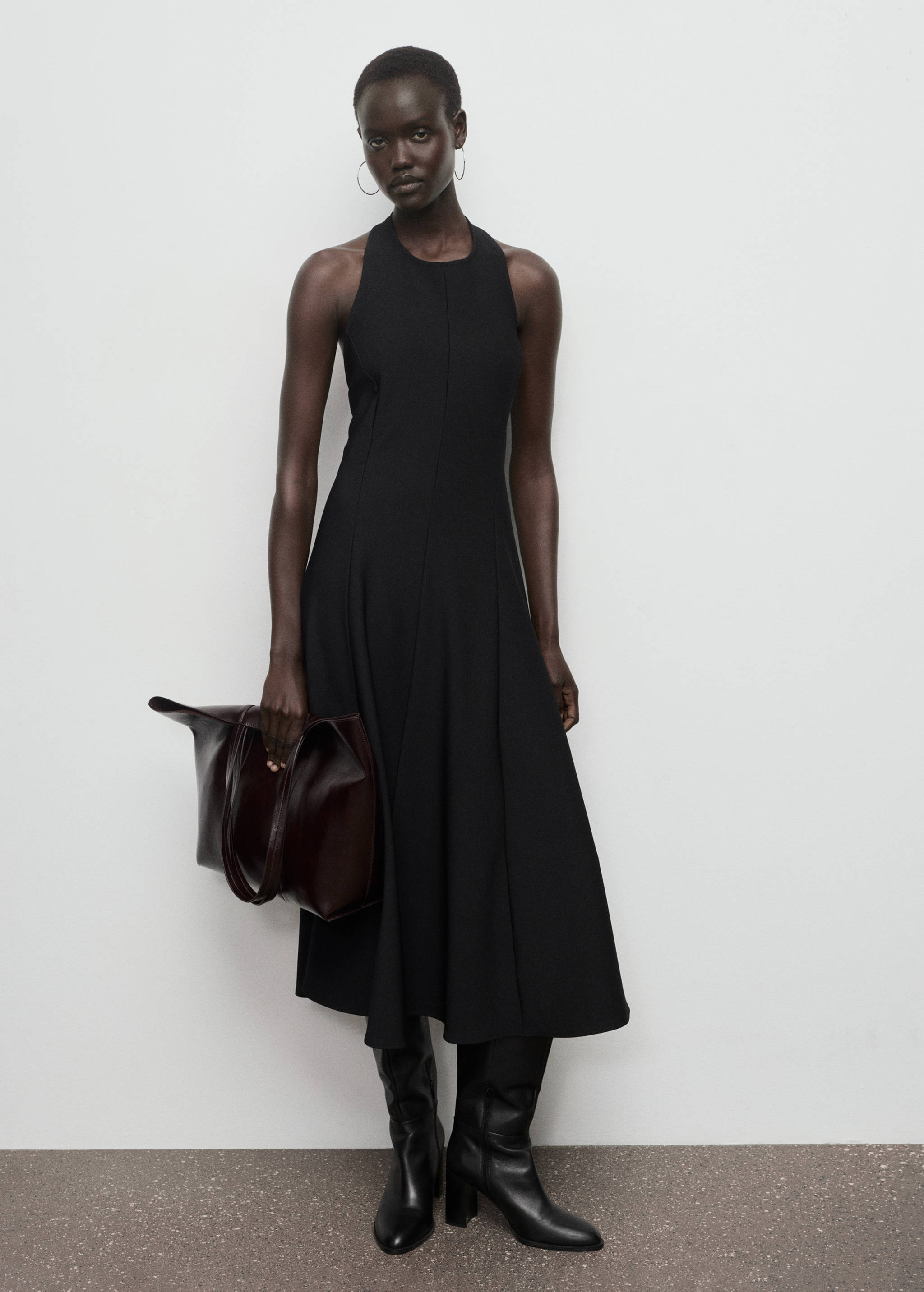 Halter-neck pleated dress - General plane