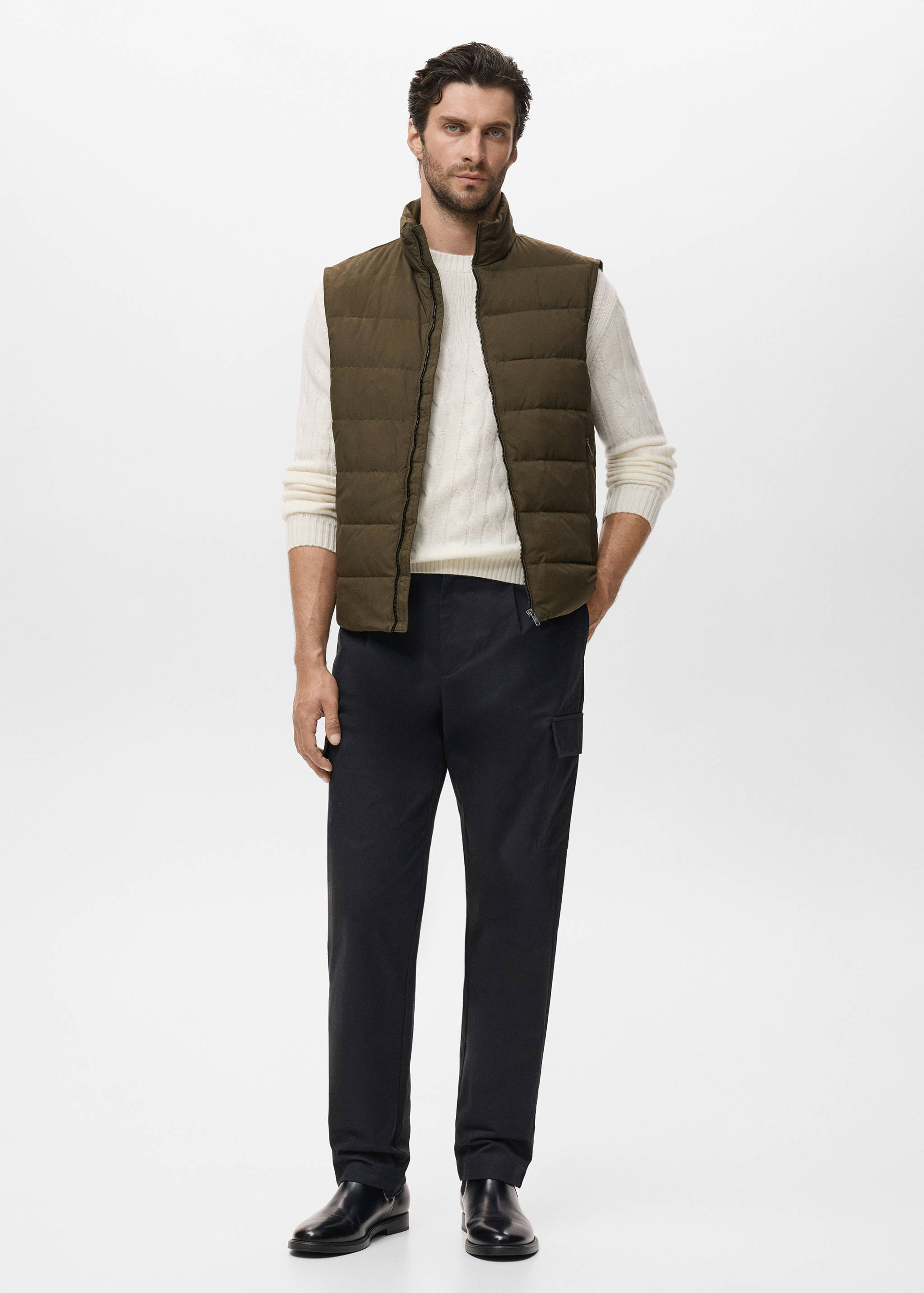 Packable down and feather padded gilet - General plane