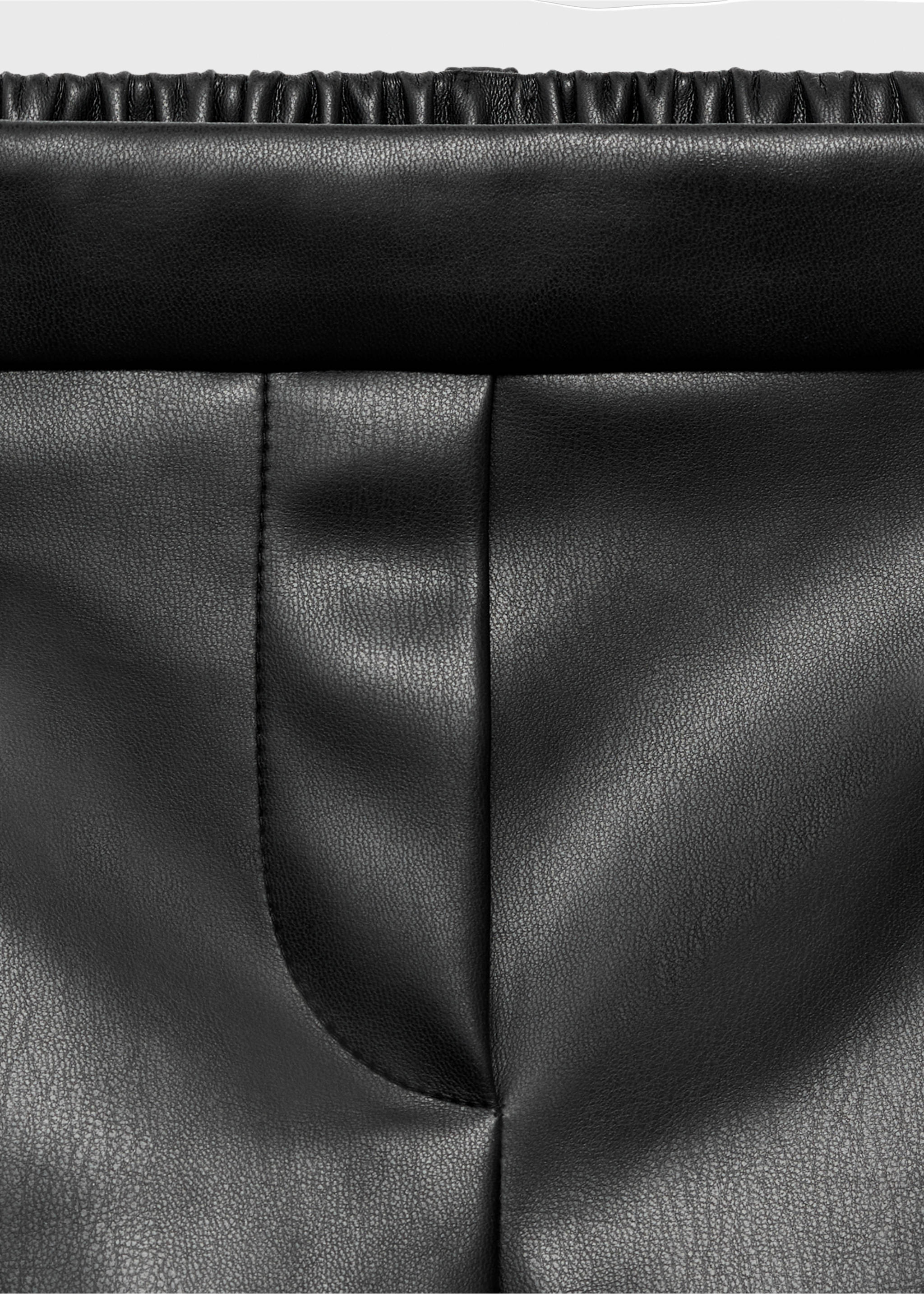 Leather-effect shorts - Details of the article 8, Black. Ref: 17065973-00.