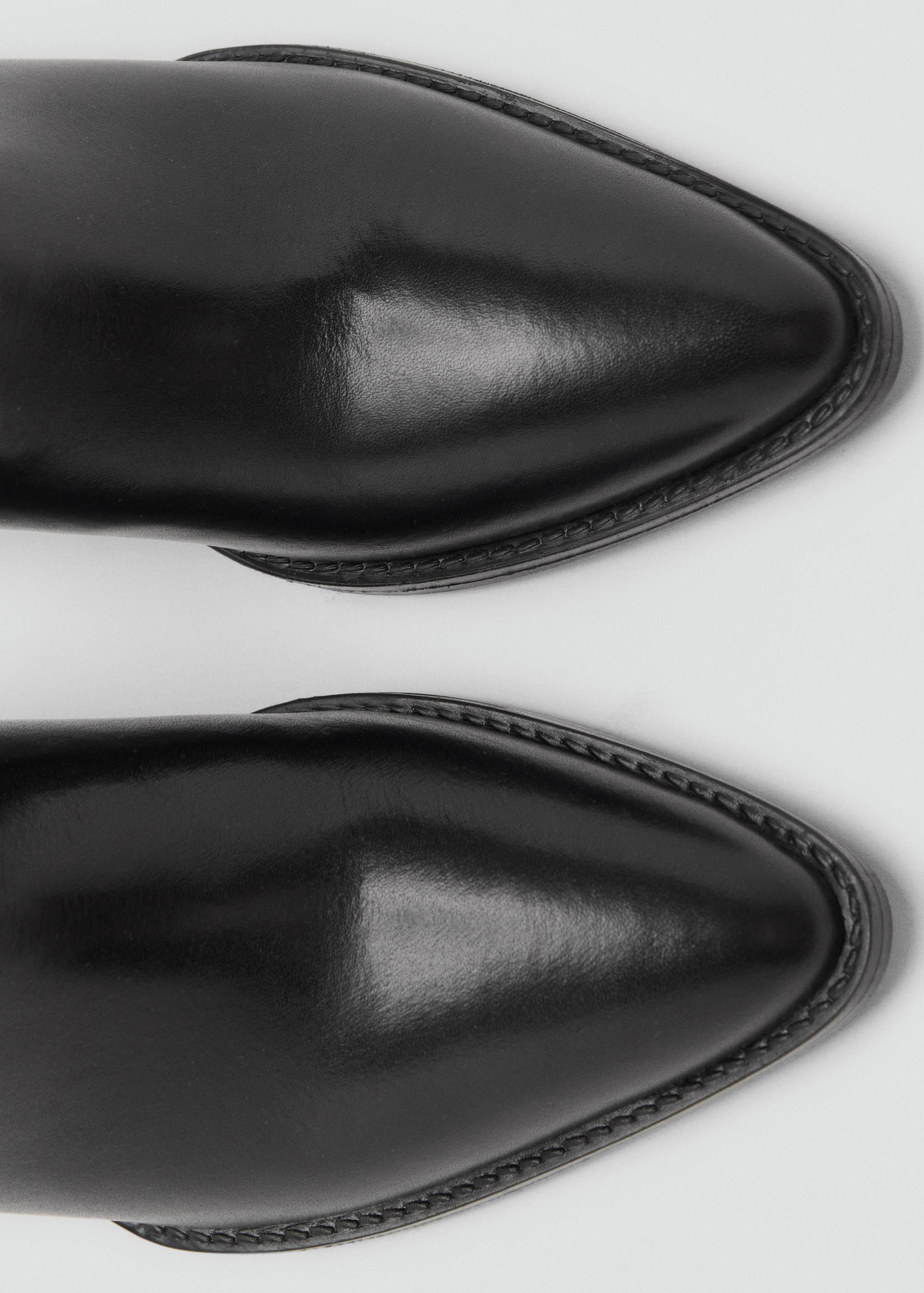 Heeled leather boots - Details of the article 3