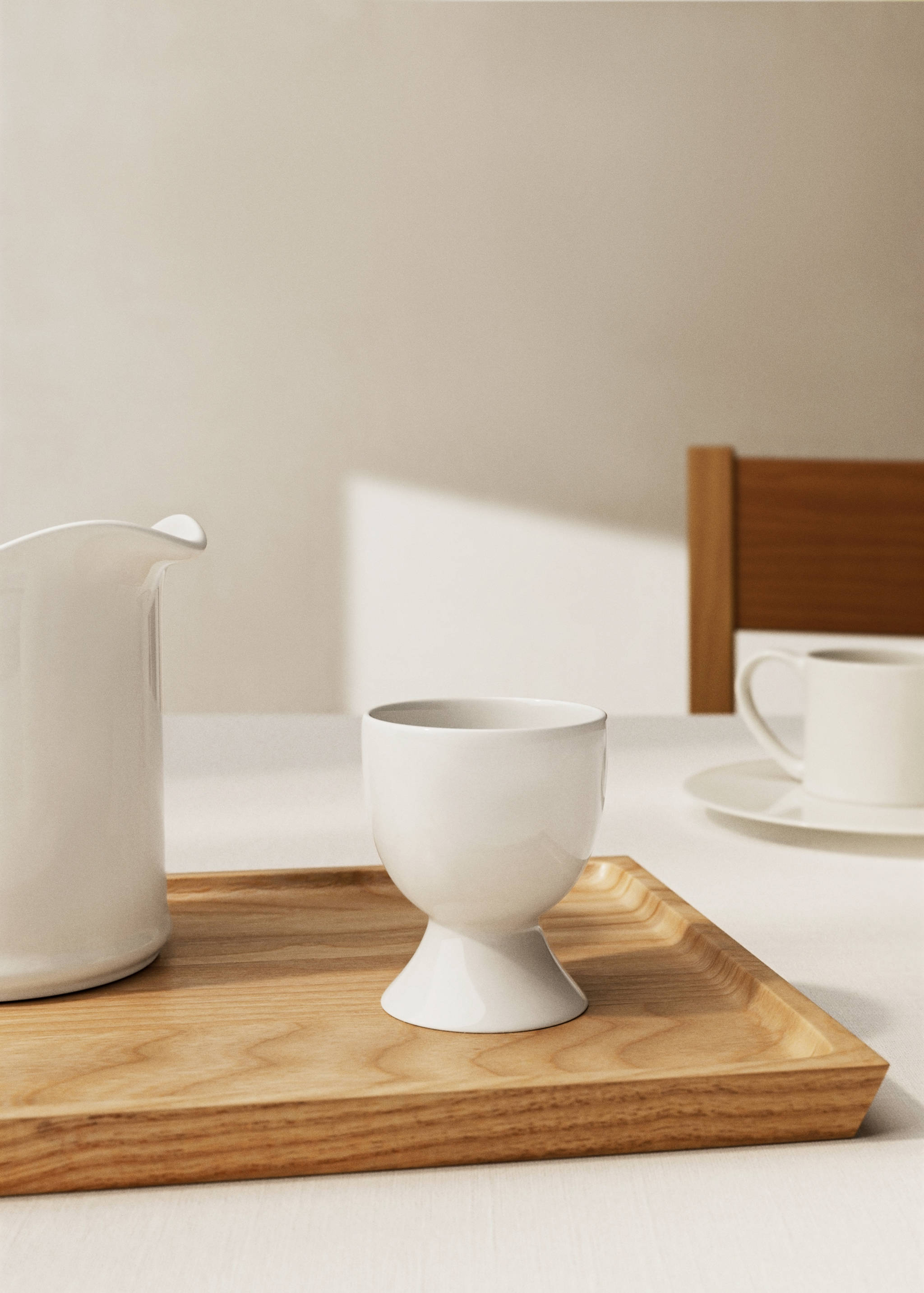 Ultra-light bone china egg holder - General plane