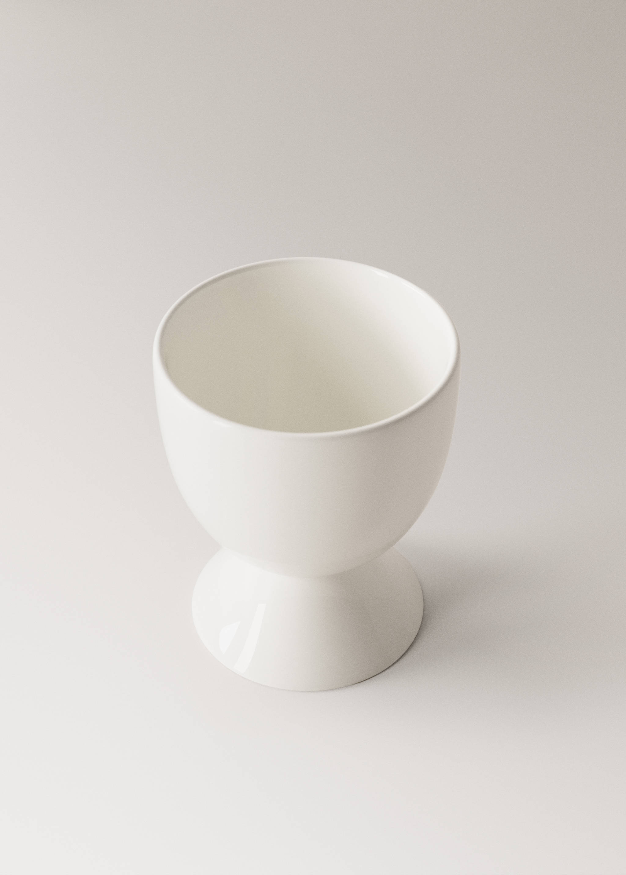 Ultra-light bone china egg holder - Details of the article 1