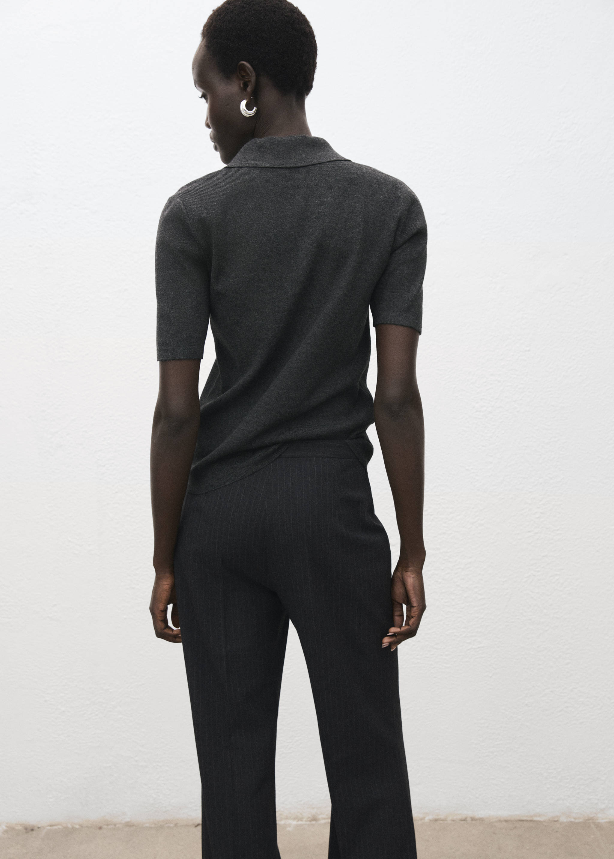 Svetr s košilovým límečkem z jemného úpletu - Zadní strana zboží