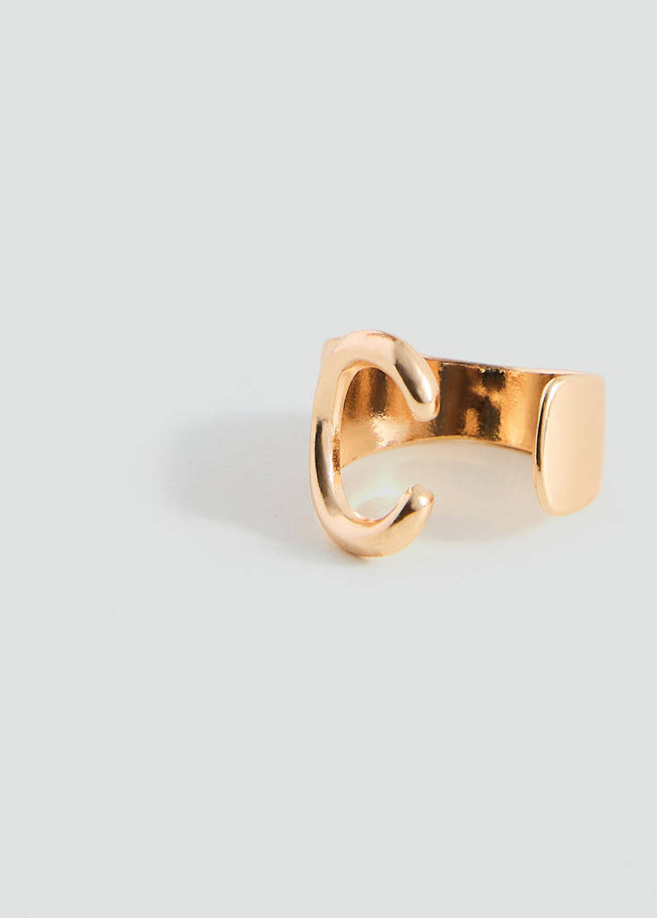 Ring with letter design — Gold