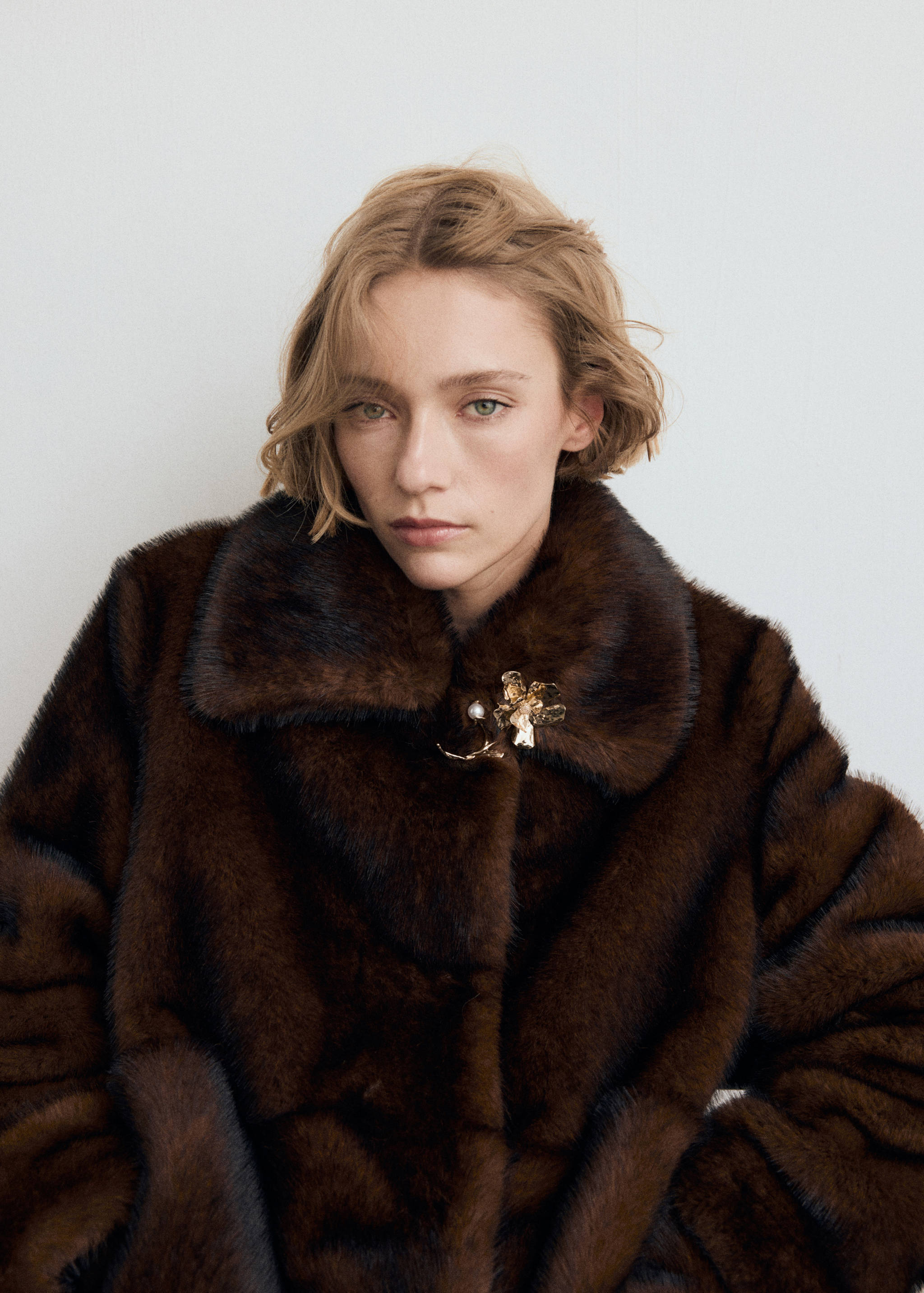 Broche de flor - Plano geral