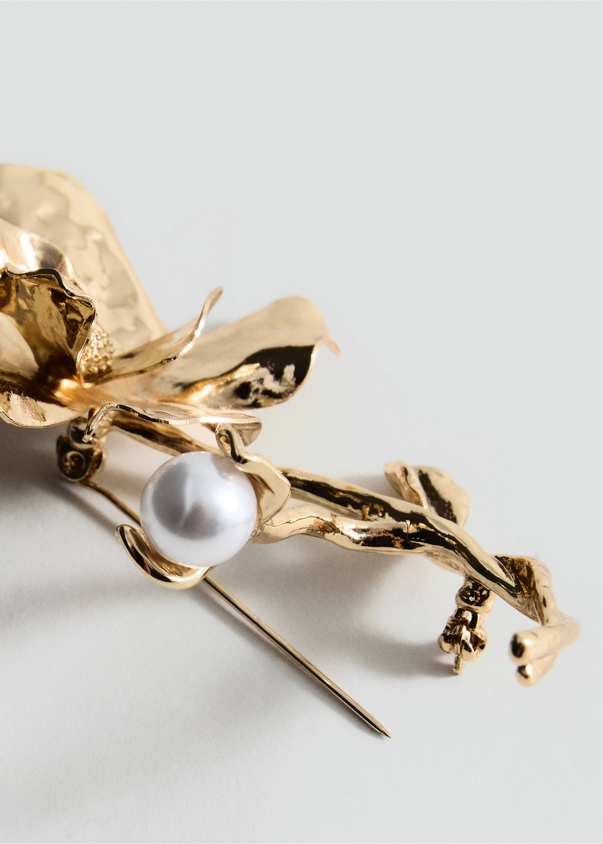 Flower brooch - Medium plane, Gold. Ref: 17065992-00.