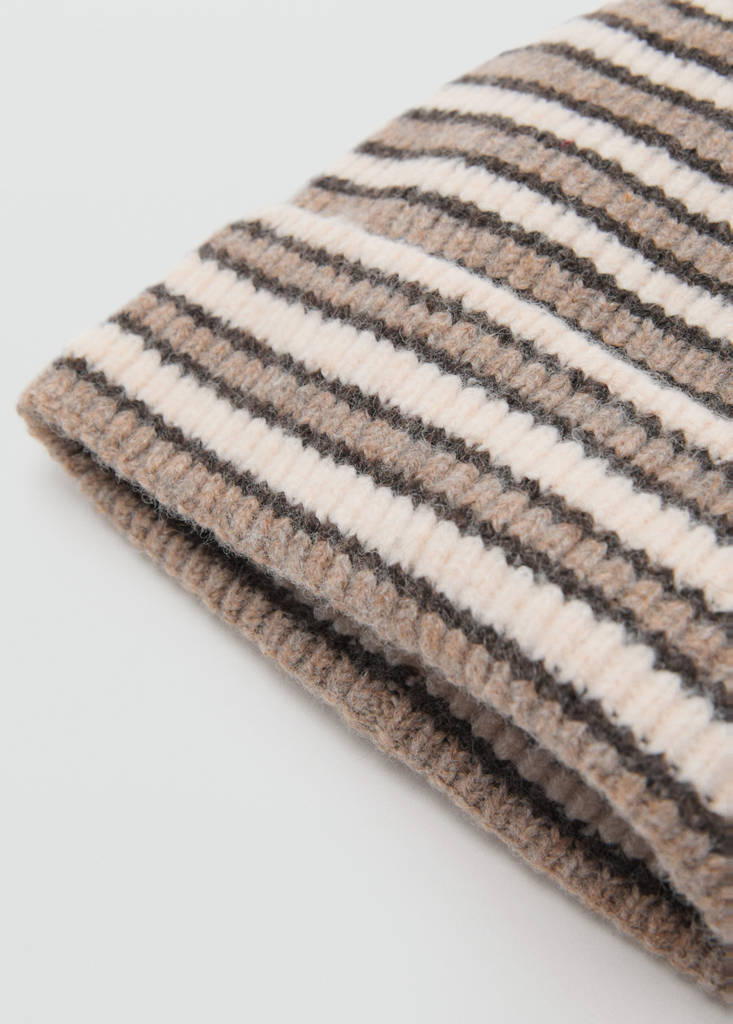 Striped knit hat — Brown