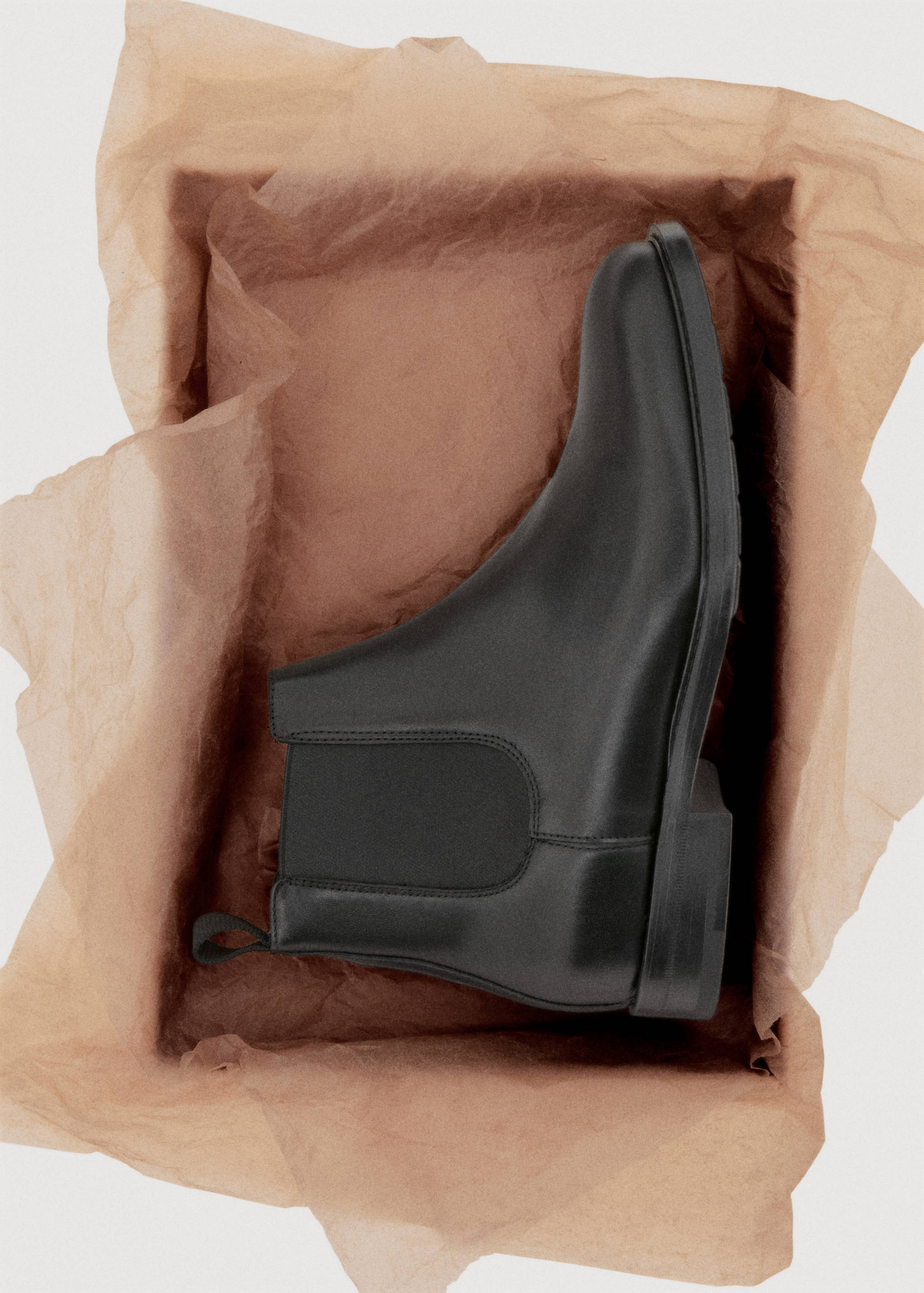 Polished leather chelsea boots - Details of the article 9