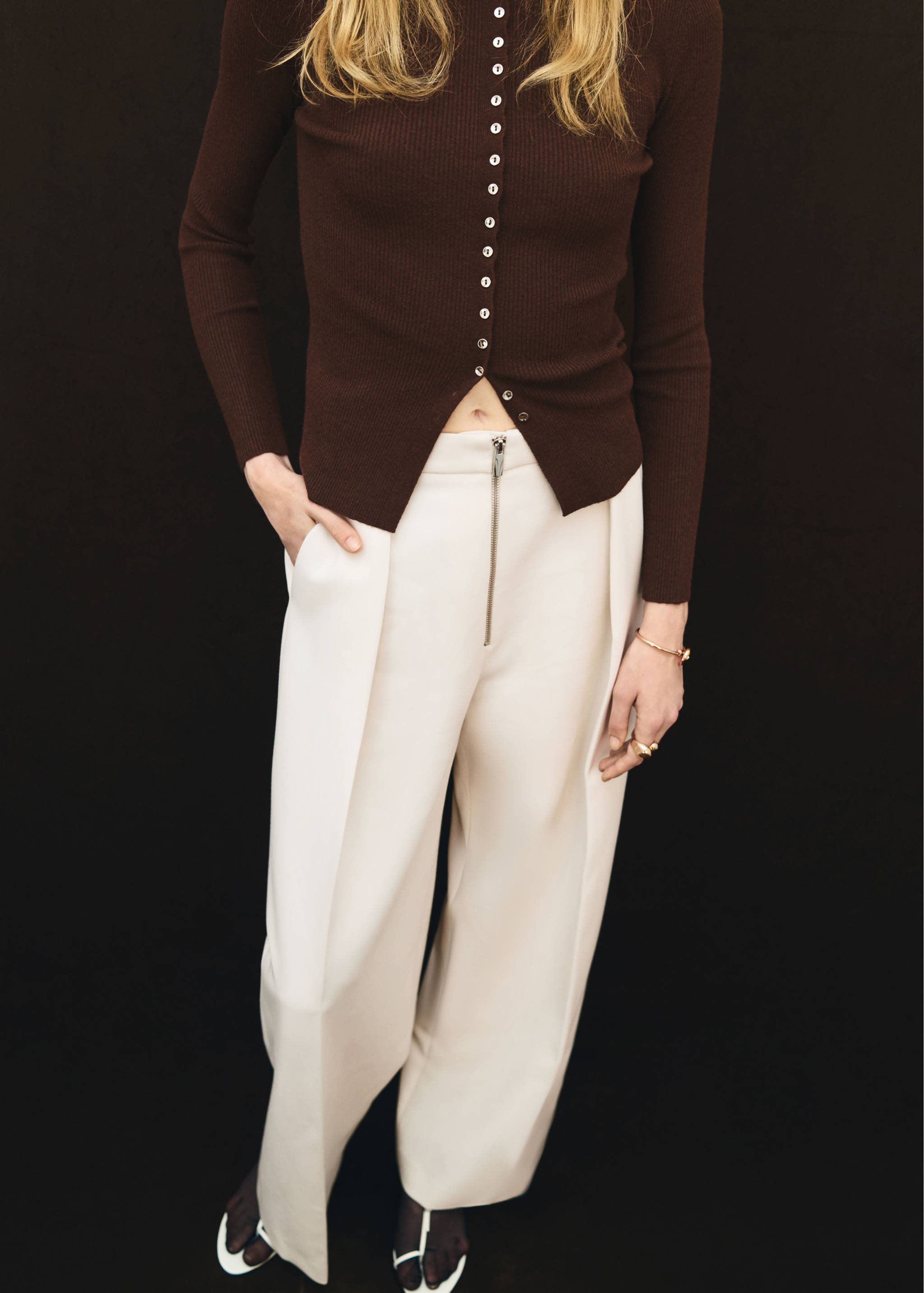 Faltenhose mit Reißverschluss - Mittlere Ansicht