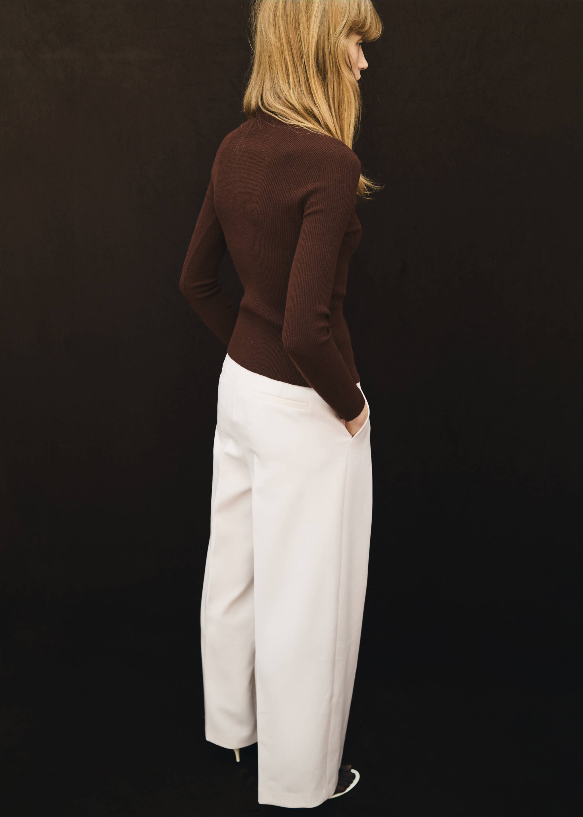 Брюки со складками и молнией - Обратная сторона изделия, Экрю. Ref: 17066002-00.