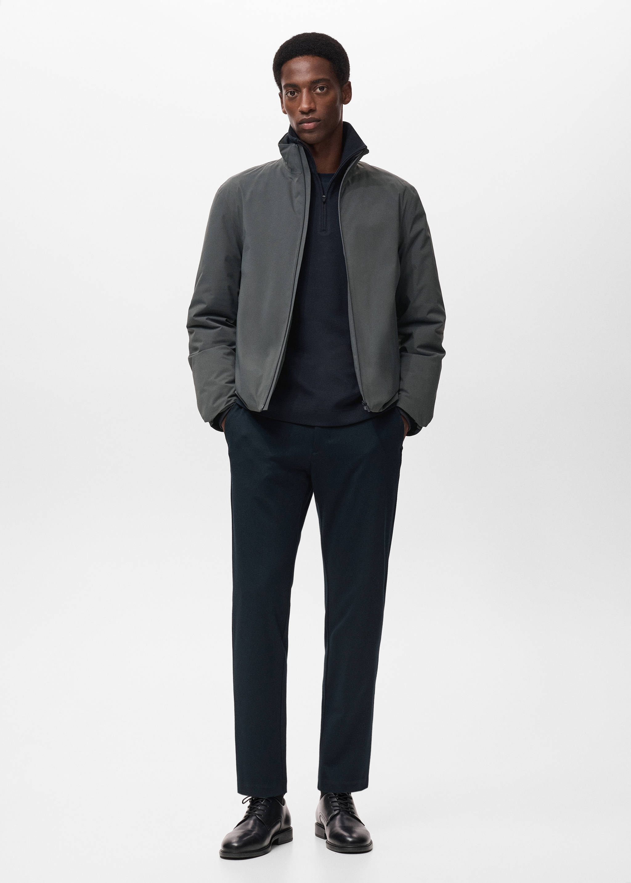 Pantaloni slim fit comfort stretch cu șnur - Plan general