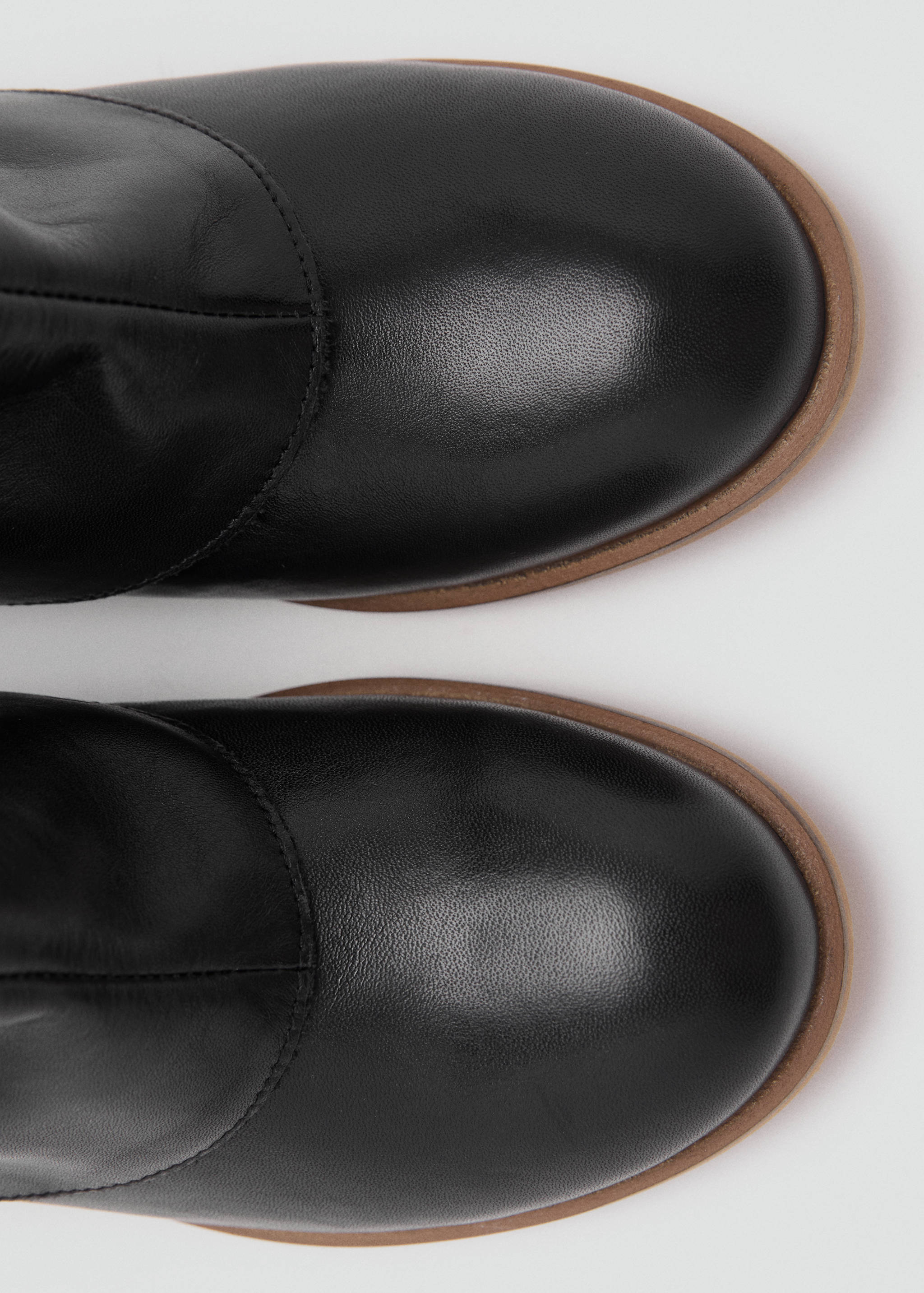 Skórzane botki z haftami - Szczegóły artykułu 2