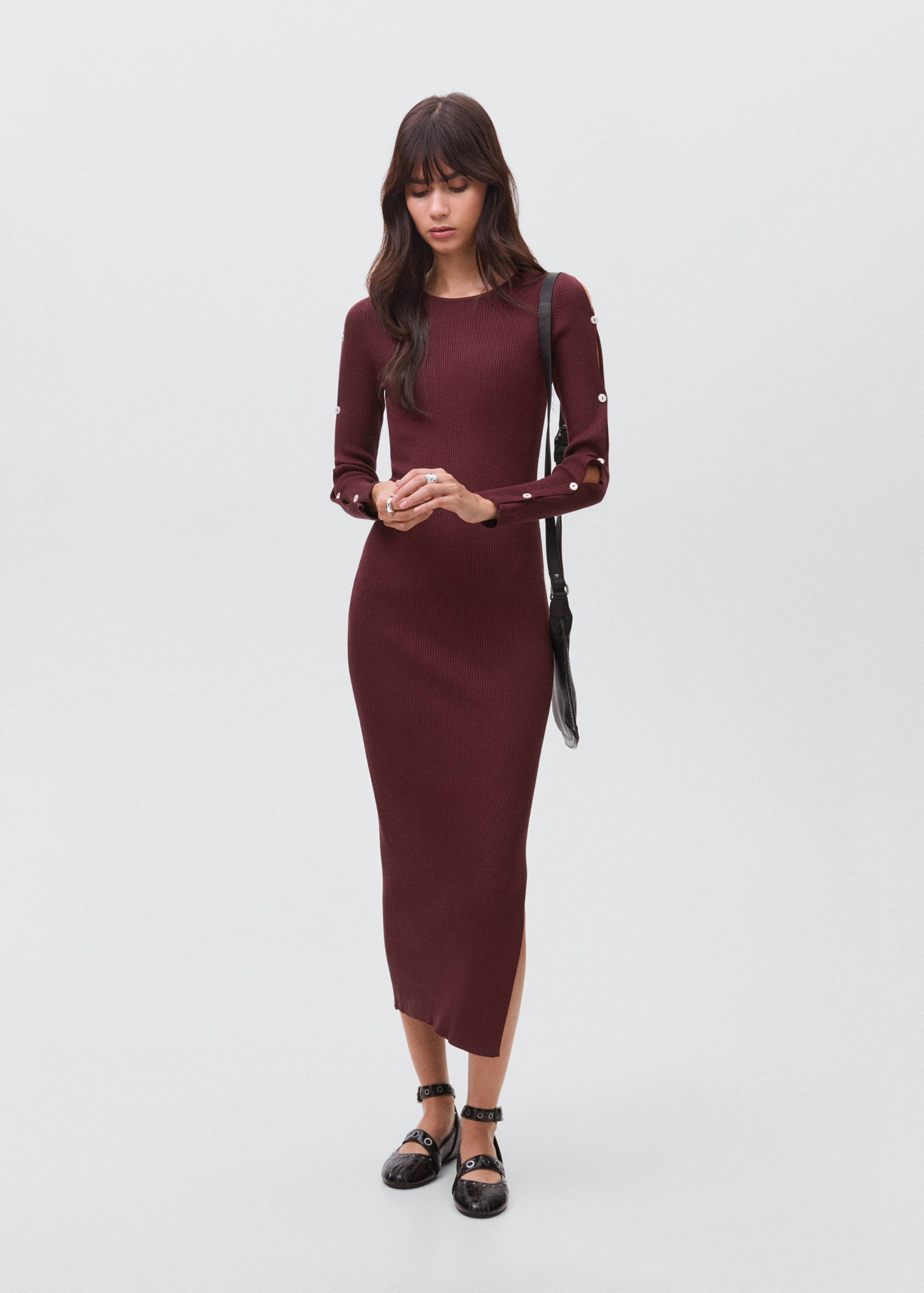Long buttoned dress - General plane